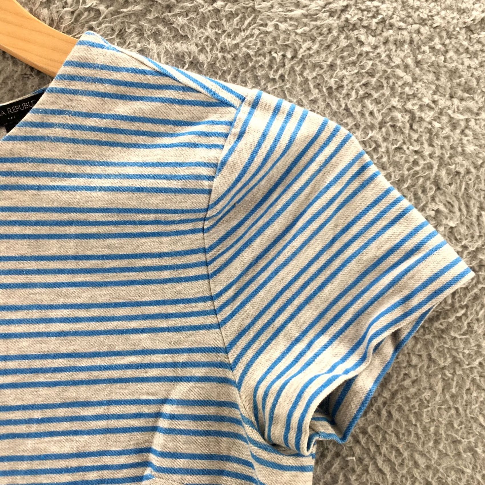 Banana Republic Banana Republic T-Shirt Womens Large Blue Gray Striped Short Sleeve Back Zipper Size L / US 10 / IT 46 - 3 Thumbnail