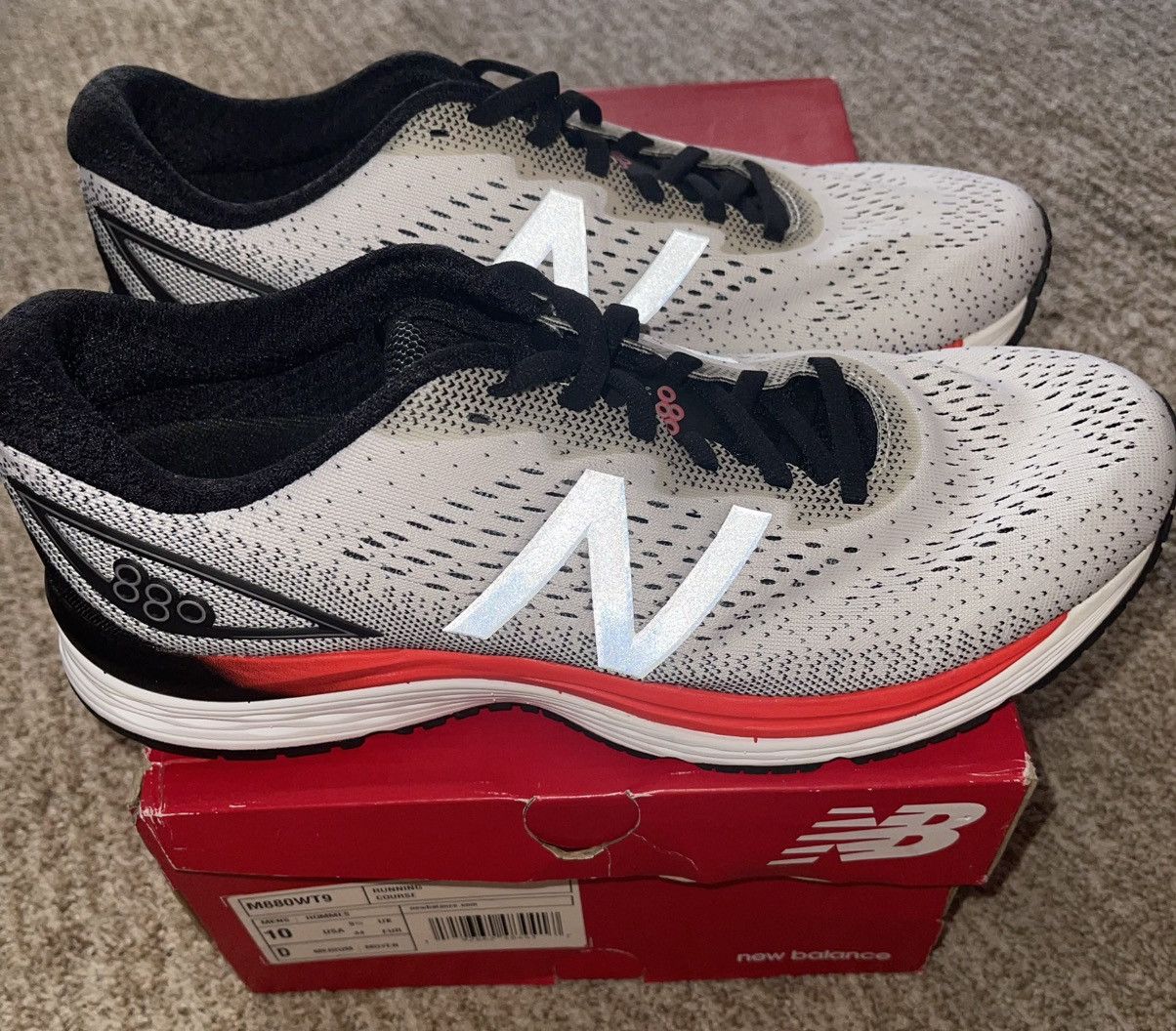 New Balance DS NEW BALANCE 880 RUNNING SHOES SIZE 10 Size US 10 / EU 43 - 2 Thumbnail