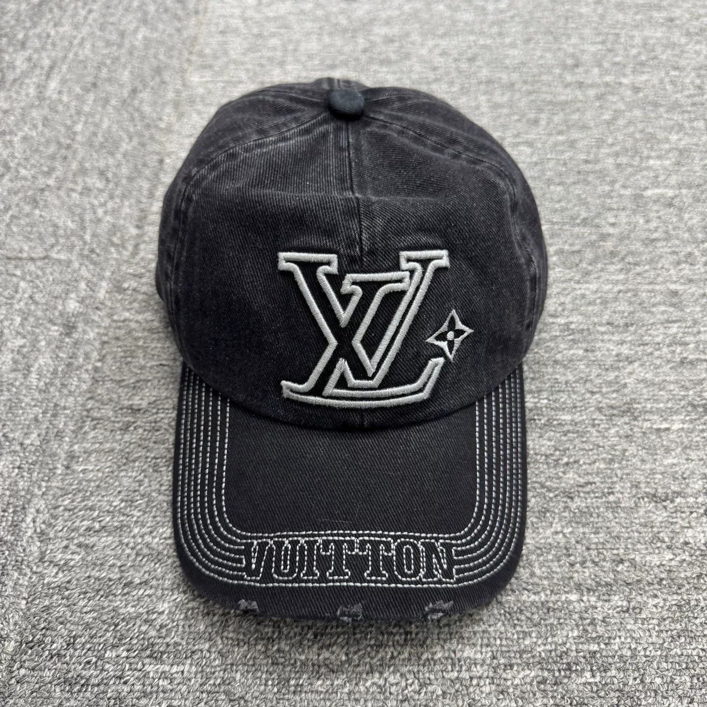 Louis Vuitton louis vuitton embroidered logo baseball cap Size ONE SIZE - 1 Thumbnail