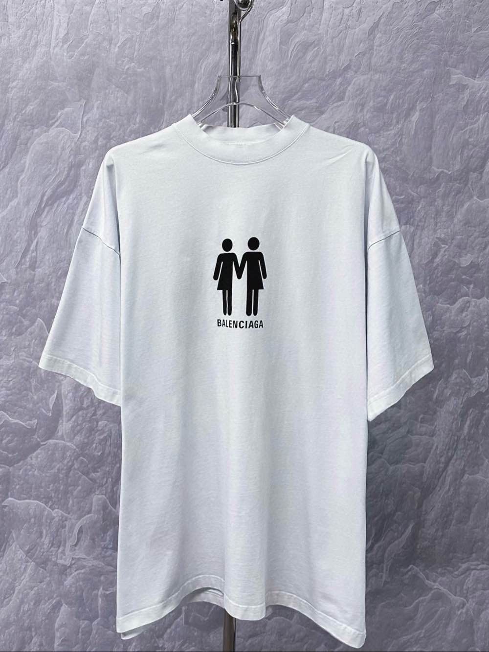 Balenciaga Balenciaga Pride Flag T-Shirt Size XL Size US XL / EU 56 / 4 - 1 Thumbnail