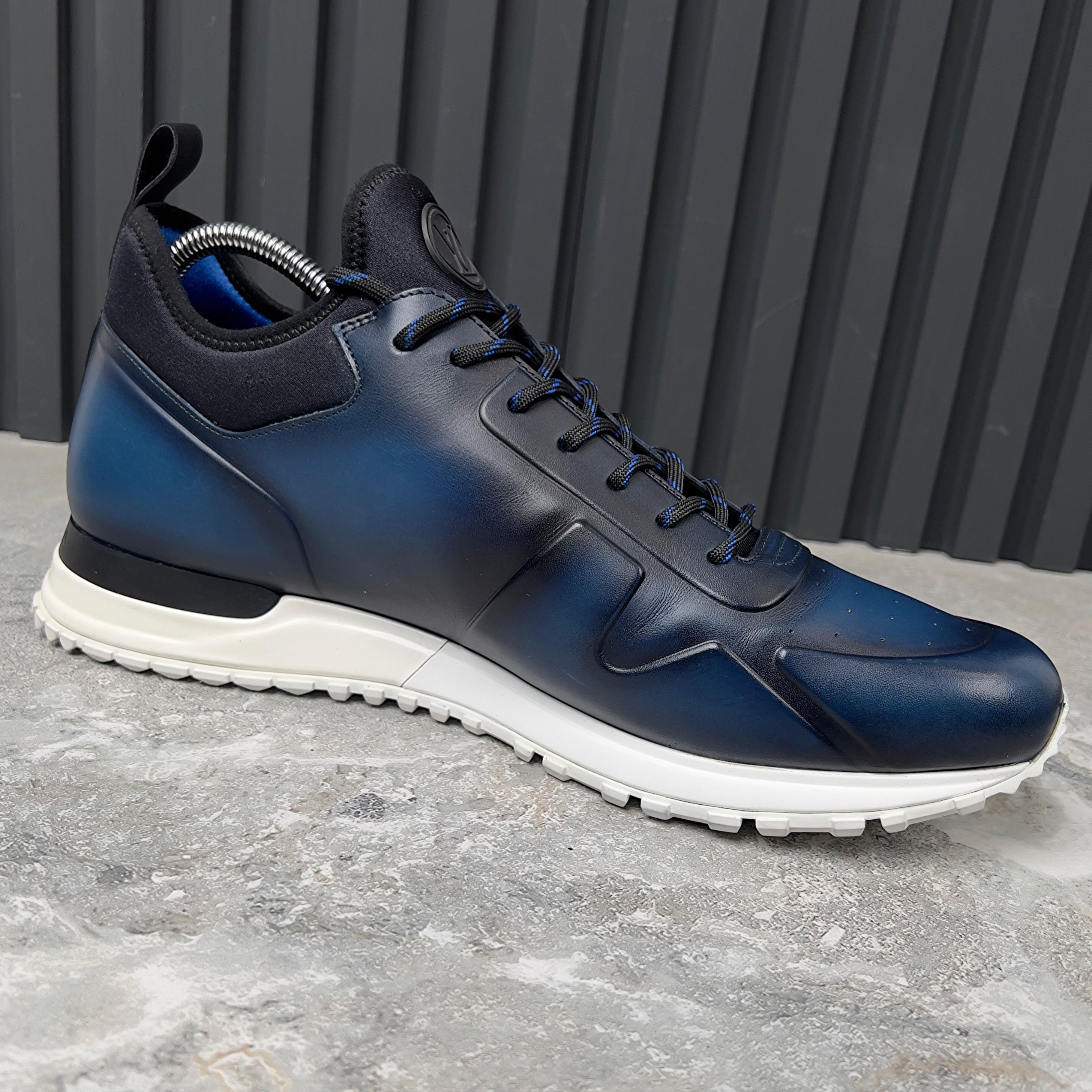 Louis Vuitton Louis Vuitton Run Away Sneakers Patina Leather Size US 11.5 / EU 44-45 - 7 Thumbnail