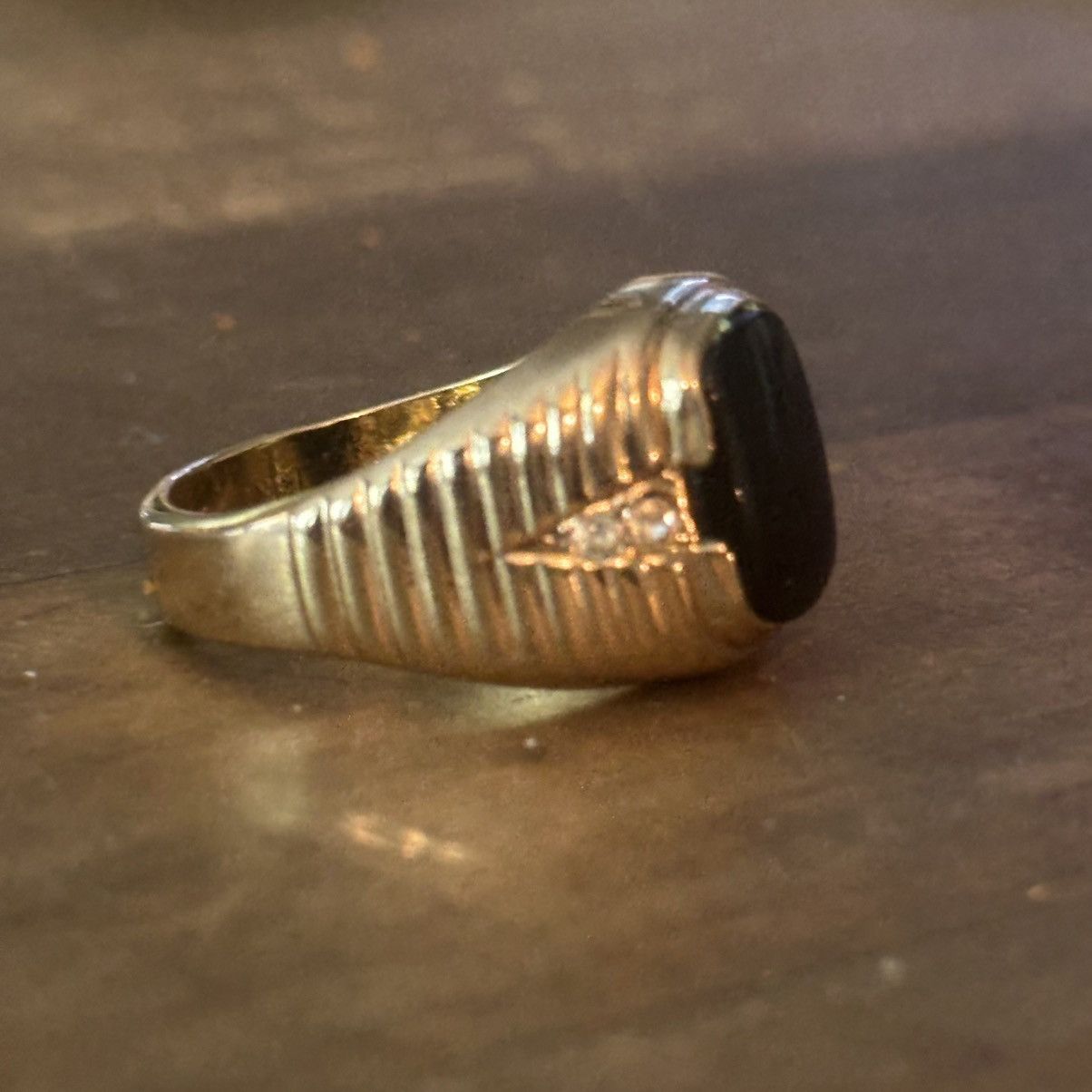 Vintage Vintage Vargas 18KHGE simulated Onyx ring Size ONE SIZE - 5 Thumbnail