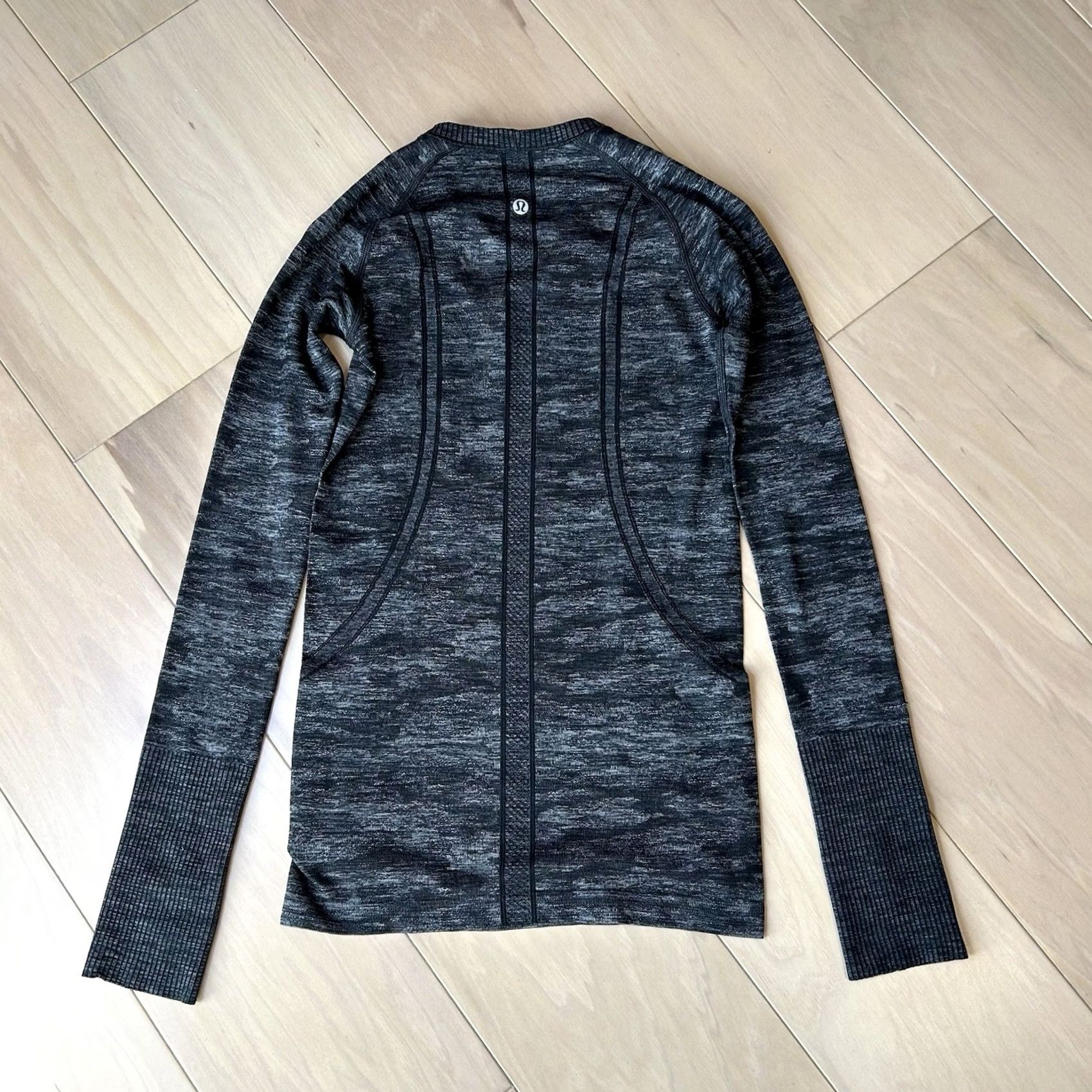 Lululemon Lululemon Swiftly Tech Crew Top Long Sleeve Women’s 4 Black Athletic Shirt Knit Sweatshirt Pullover Size S / US 4 / IT 40 - 3 Thumbnail