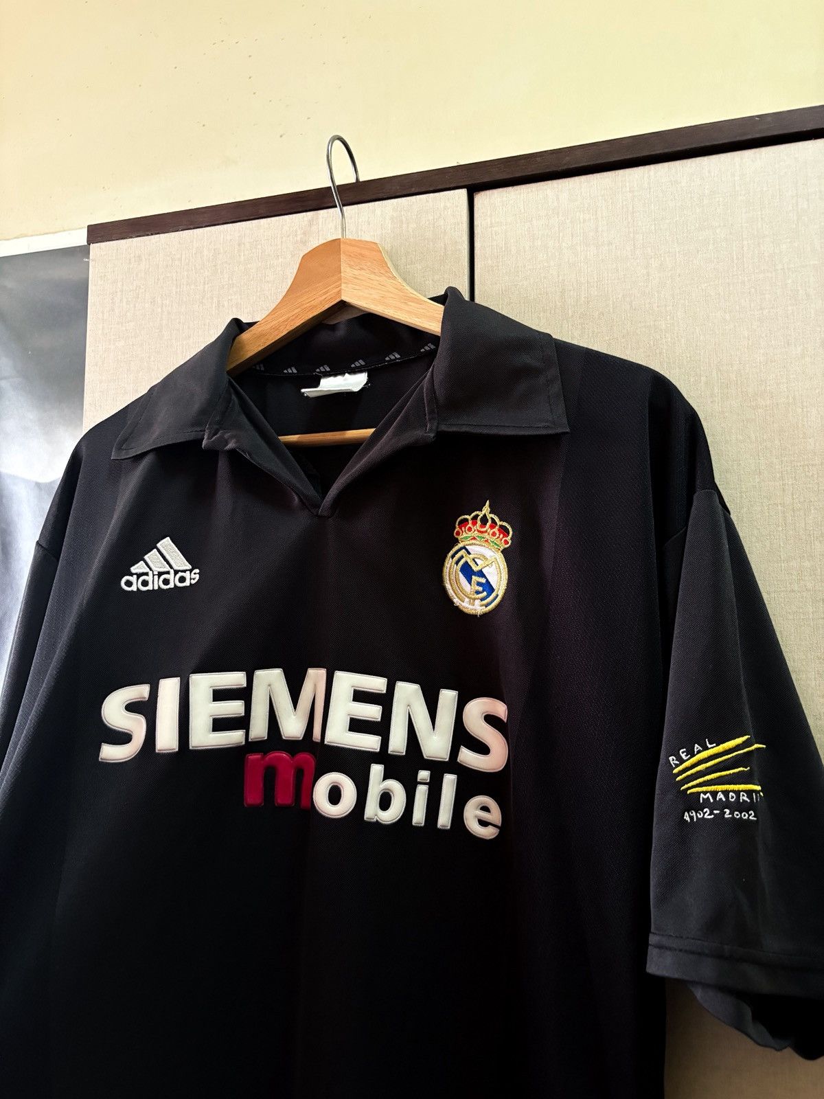 Adidas Vintage Real Madrid 2002/23 away jersey Size US L / EU 52-54 / 3 - 2 Thumbnail