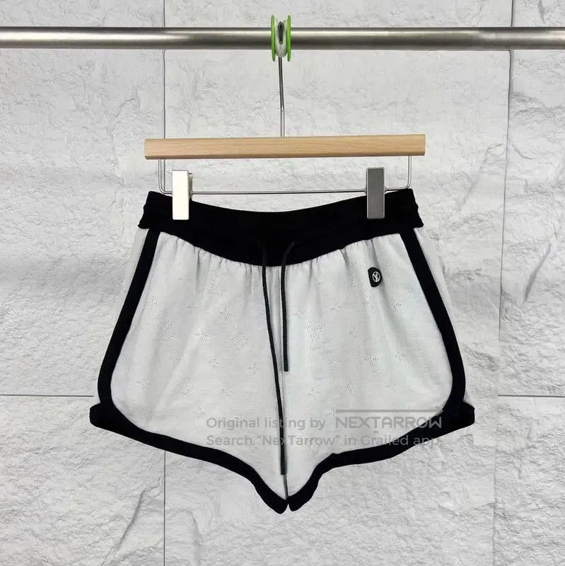 Louis Vuitton Louis Vuitton White Cotton Women's Shorts . Size 26" / US 2 / IT 38 - 1 Thumbnail