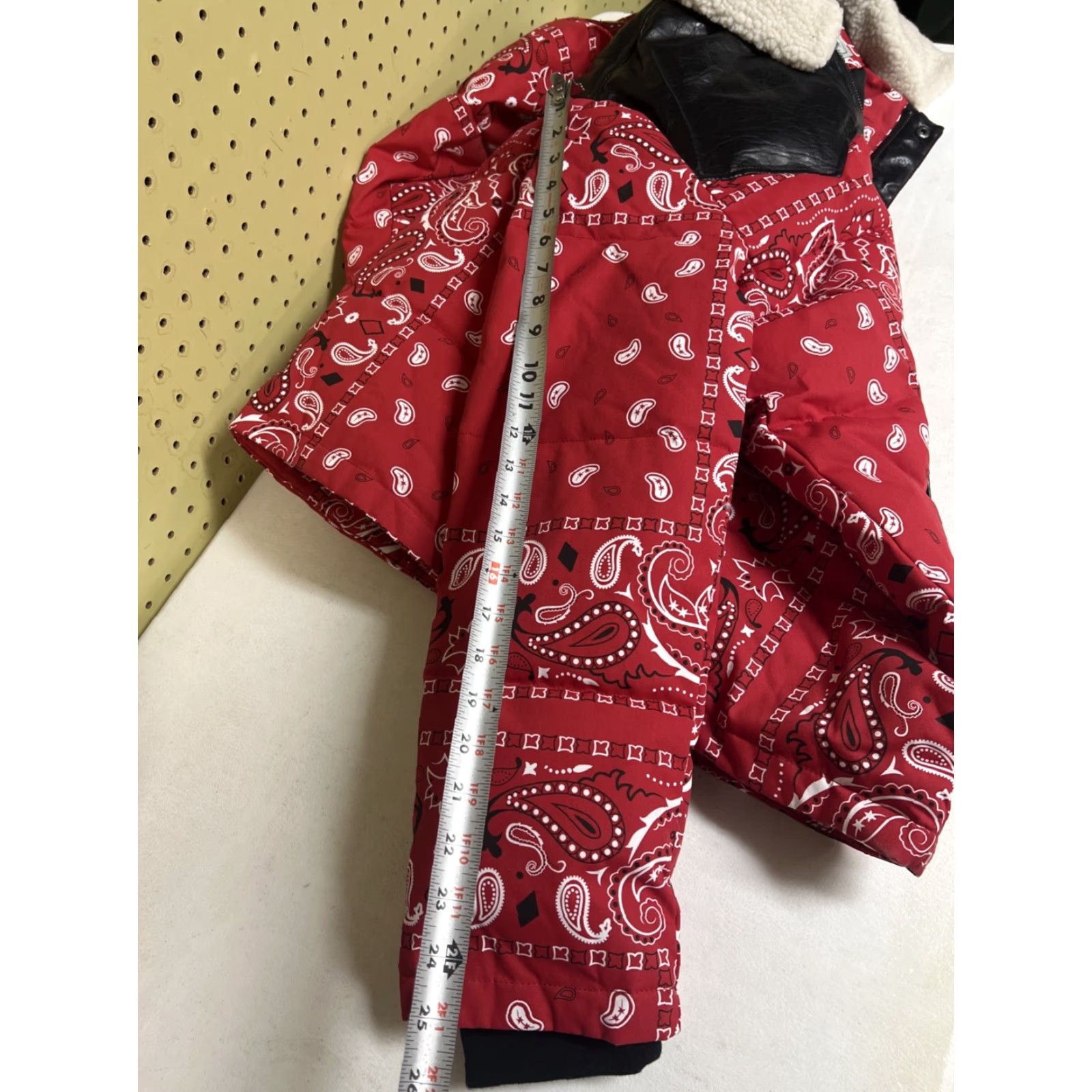 Levi's Levi's Puffer Jacket Men Red Bandana Sherpa Collar Western Size M NWT Size US M / EU 48-50 / 2 - 4 Thumbnail