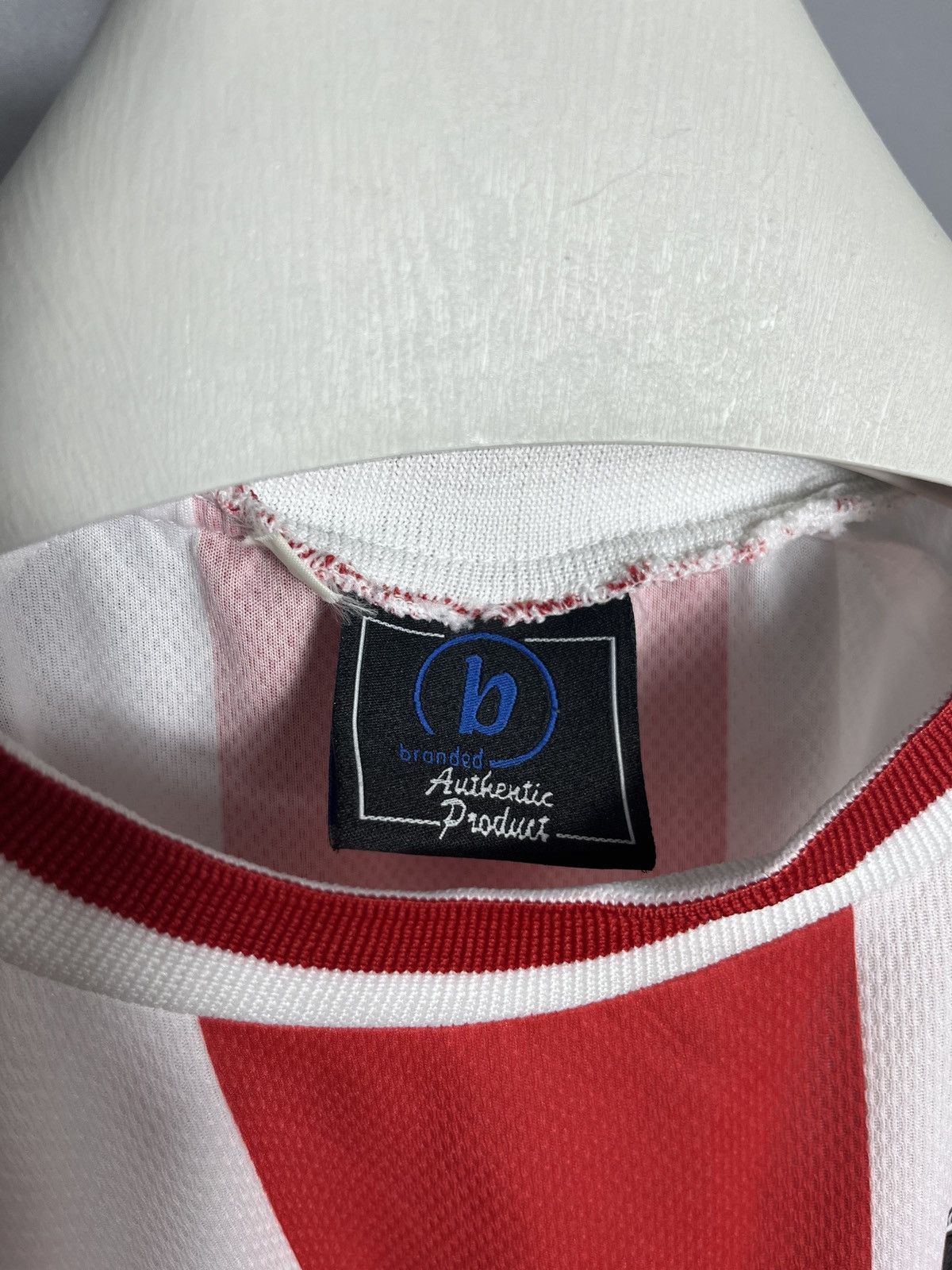 Sports Specialties Branded 2002 - 2003 Farnborough FC home AIMITA Football Size US XL / EU 56 / 4 - 7 Thumbnail