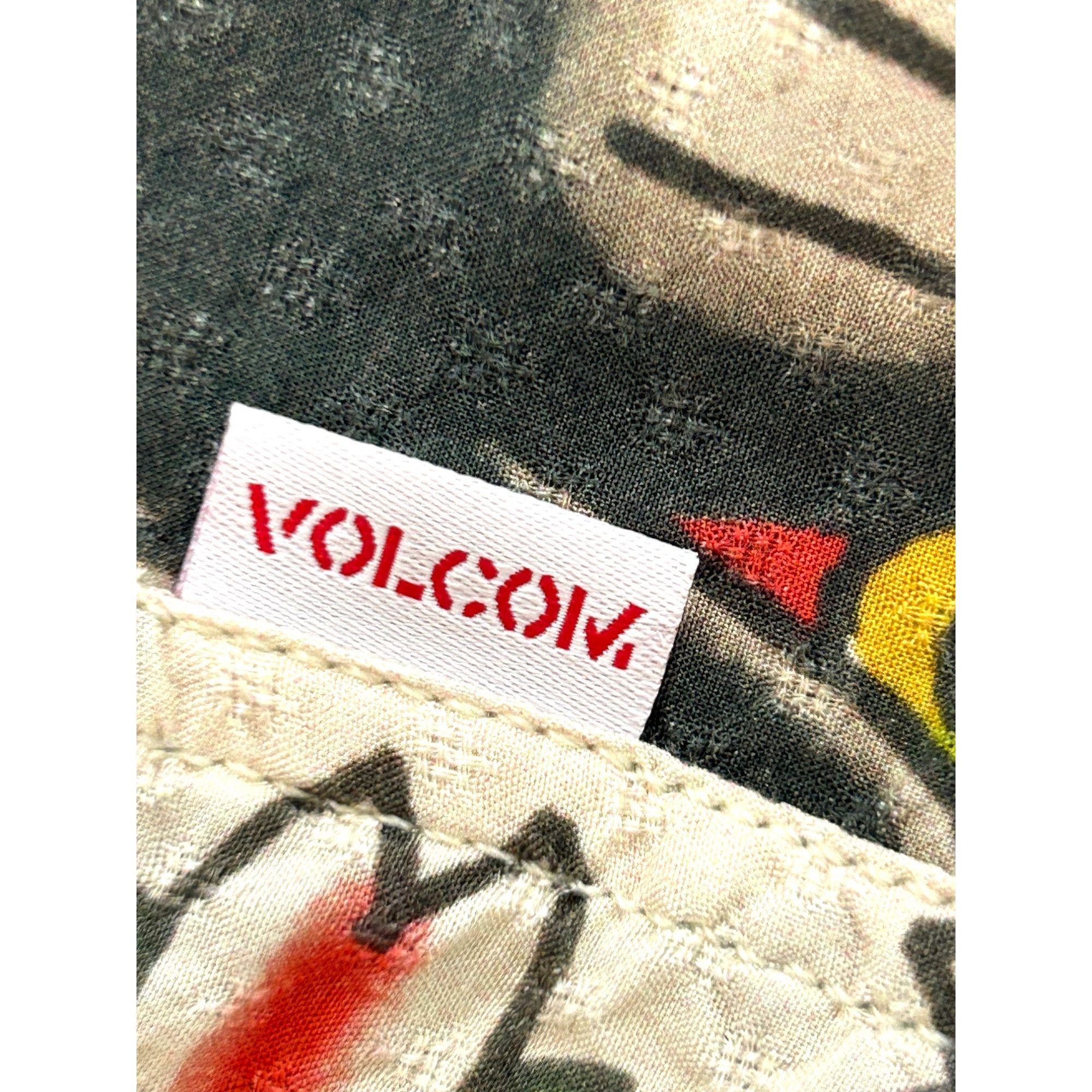 Volcom Yusuke Hamamoto Mens Shirt Graphic Art Short Sleeve X