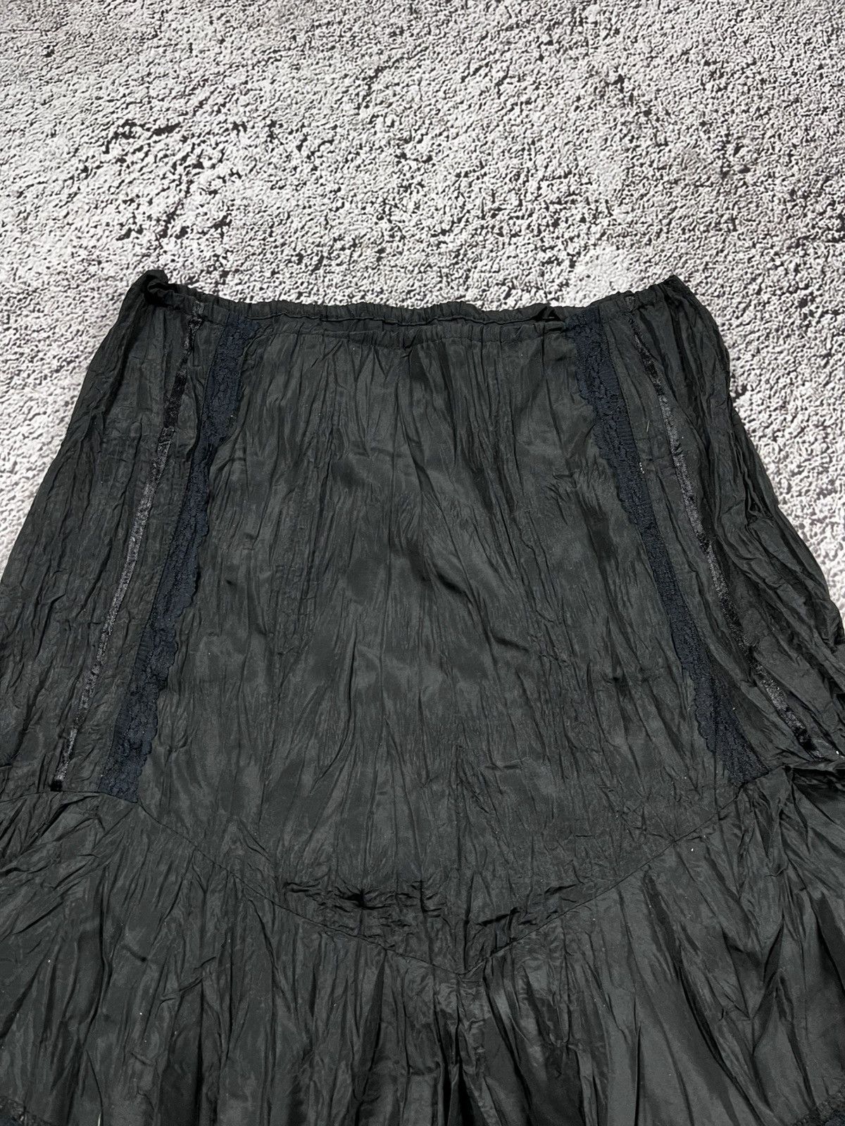 Vintage 90s pleated midi flared skirt gothic style