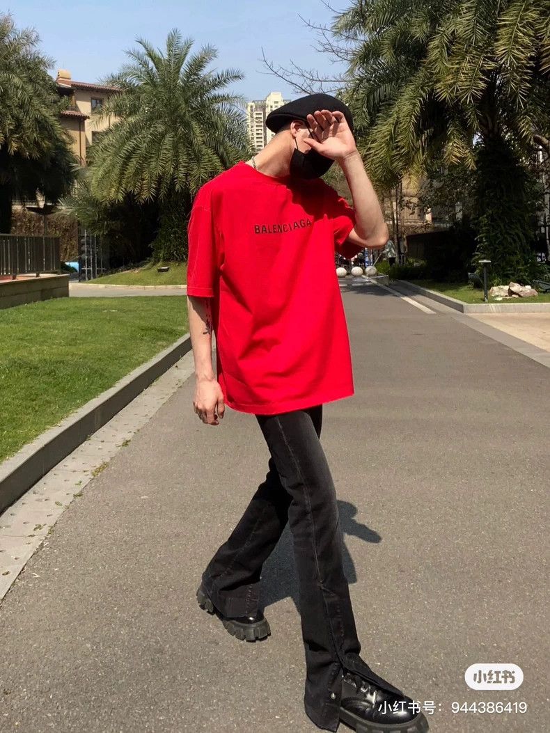 Balenciaga Balenciaga Red letter Logo short sleeve Size US M / EU 48-50 / 2 - 7 Thumbnail