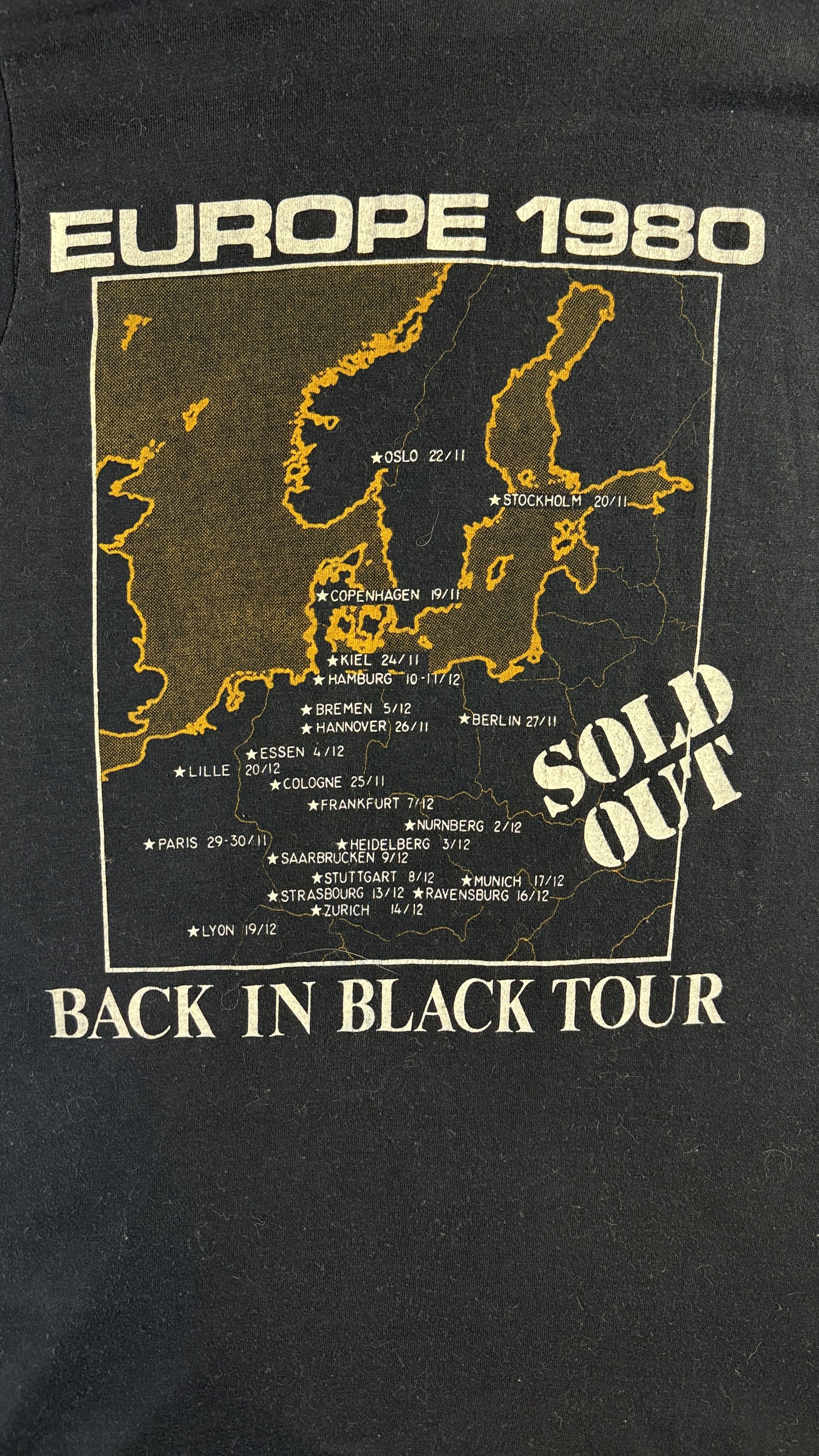 Vintage Rare! Vintage Tourshirt 1980 ACDC "Back in Size US M / EU 48-50 / 2 - 4 Thumbnail