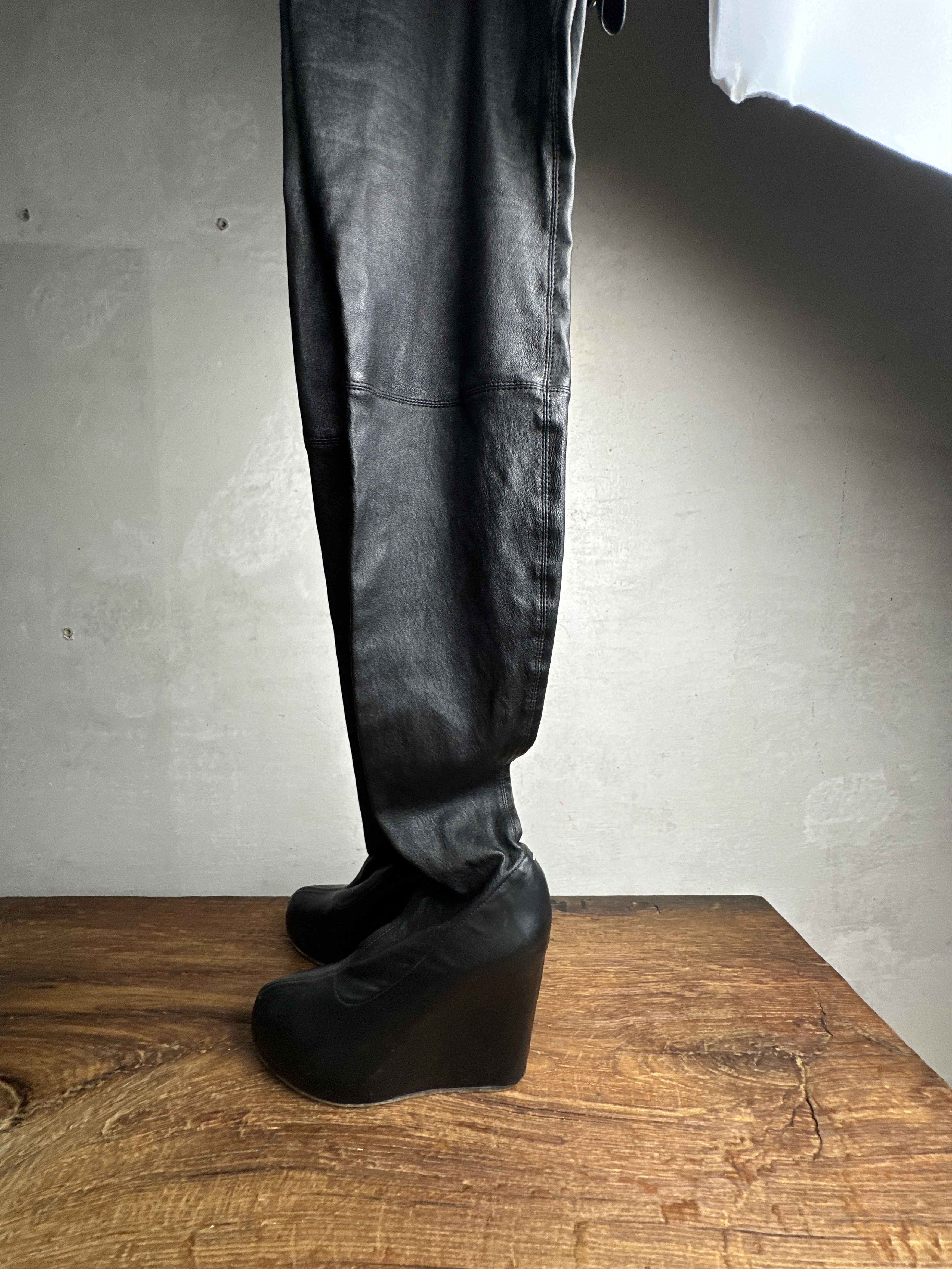 Maison Margiela MAISON MARTIN MARGIELA Leather Wedge Thigh Boots Size US 6 / IT 36 - 11 Thumbnail