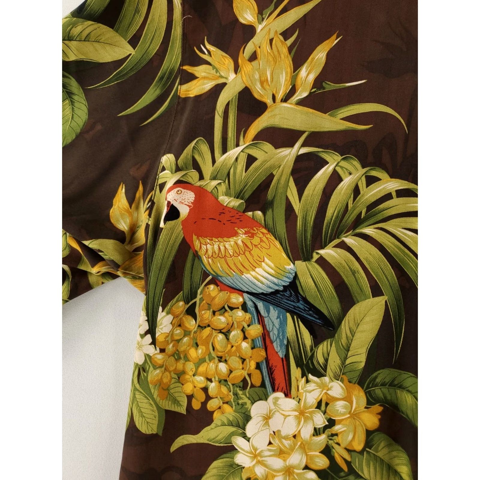 Tommy Bahama Tommy Bahama Shirt 100% Silk Parrots Short Sleeve Brown Mens XL Size US XL / EU 56 / 4 - 2 Thumbnail