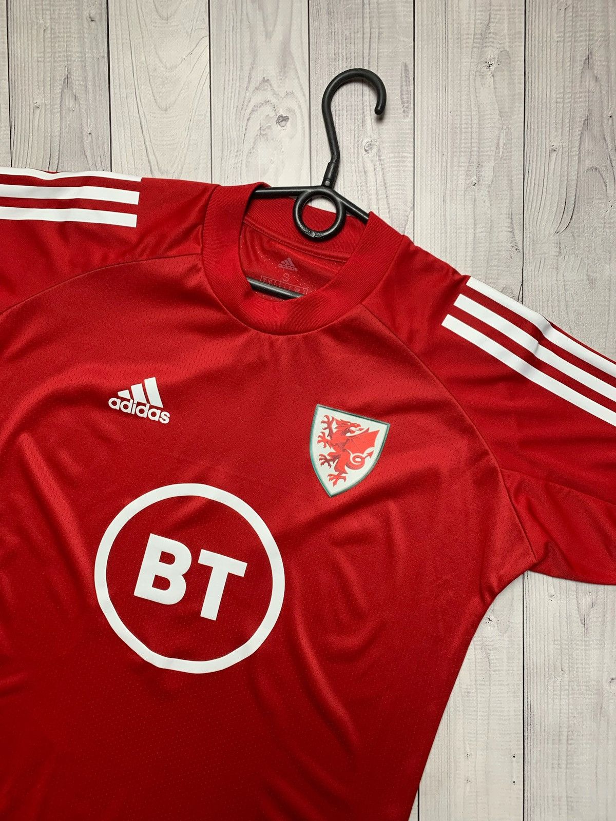 Adidas Wales soccer jersey size S adidas red logo Size US S / EU 44-46 / 1 - 2 Thumbnail
