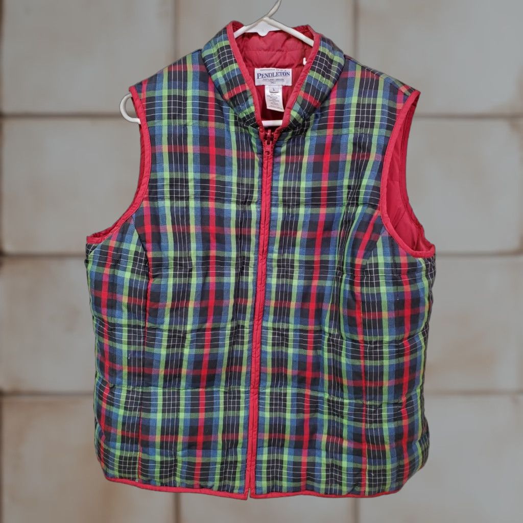 Pendleton VINTAGE Pendleton Quilted Vest Full Zip Down Insulated Lined Women Large Red Green Plaid Vest Size L / US 10 / IT 46 - 1 Thumbnail
