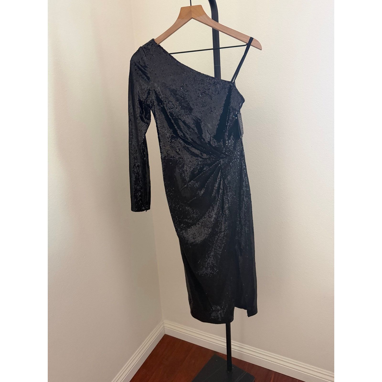 Mac Duggal Mac Duggal black sequined cocktail dress sz 2 26688 Size XS / US 0-2 / IT 36-38 - 4 Thumbnail
