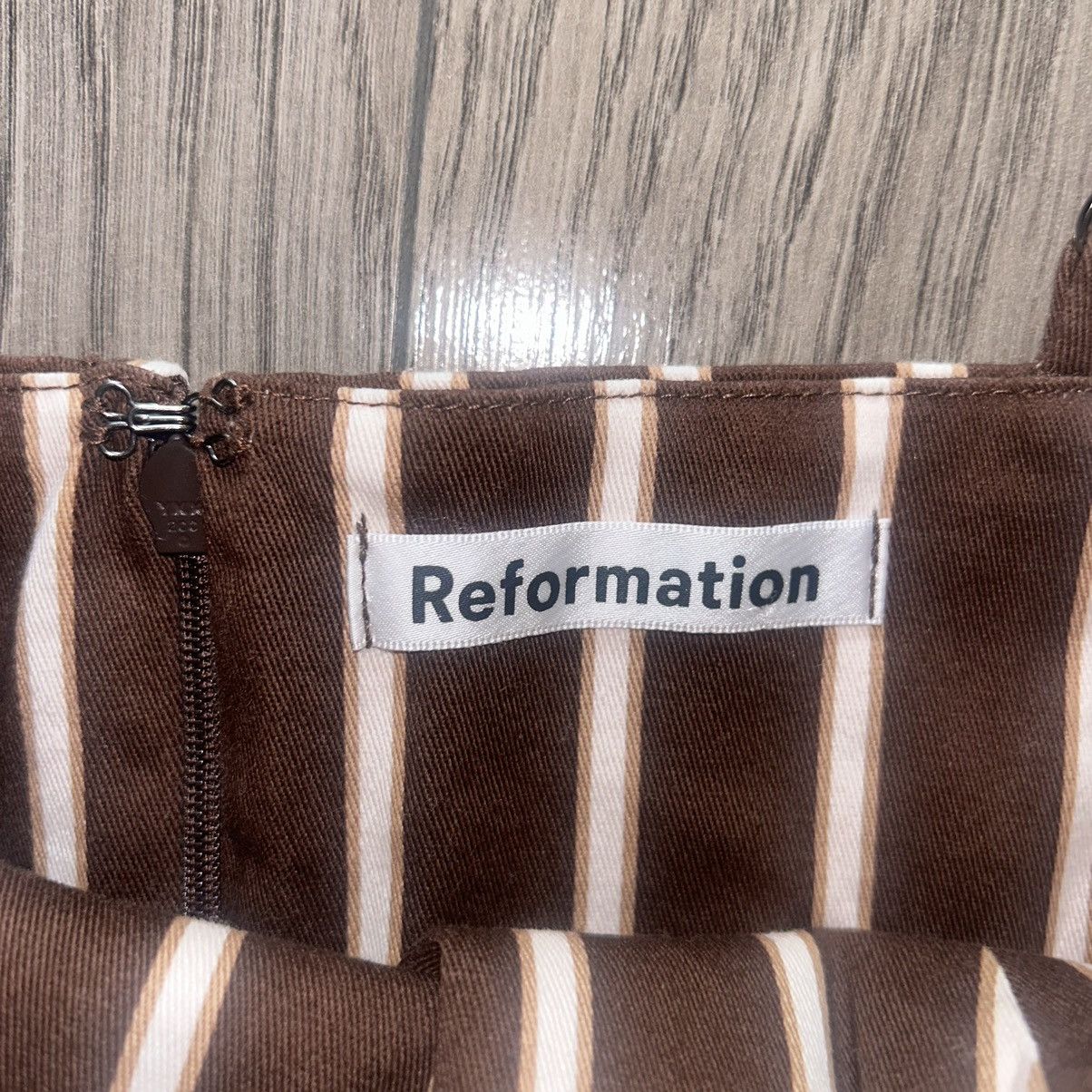 Reformation Reformation Westlake Stripe Mini Dress Coffee Brown Size 2 Size XS / US 0-2 / IT 36-38 - 4 Thumbnail