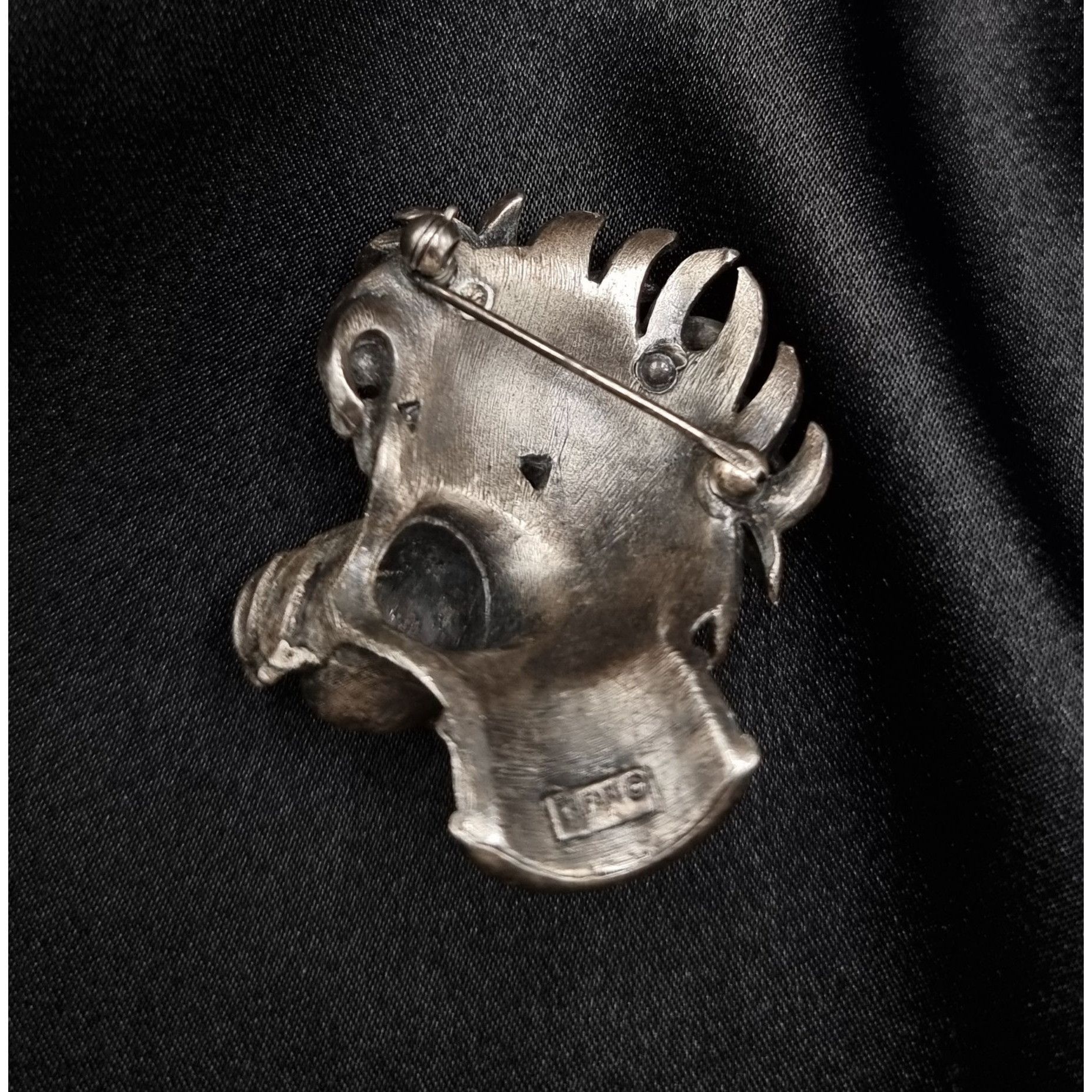 Vintage Rare Find Vintage TRIFARI 1960's Dog Head Brooch With Blue R Size ONE SIZE - 5 Thumbnail