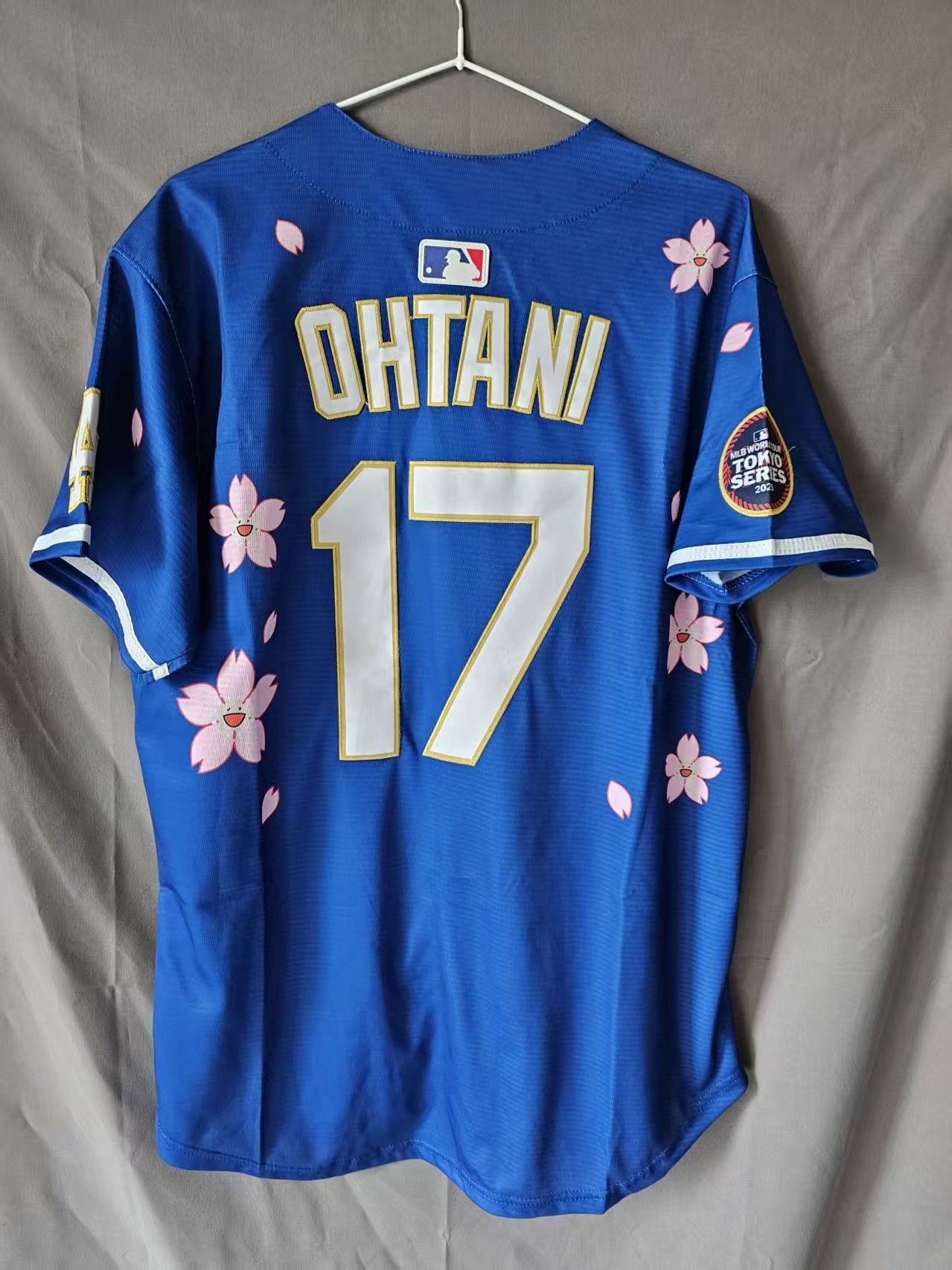 MLB Los Angeles Dodgers 17 Shohei Ohtani Jersey M Size US S / EU 44-46 / 1 - 1 Thumbnail