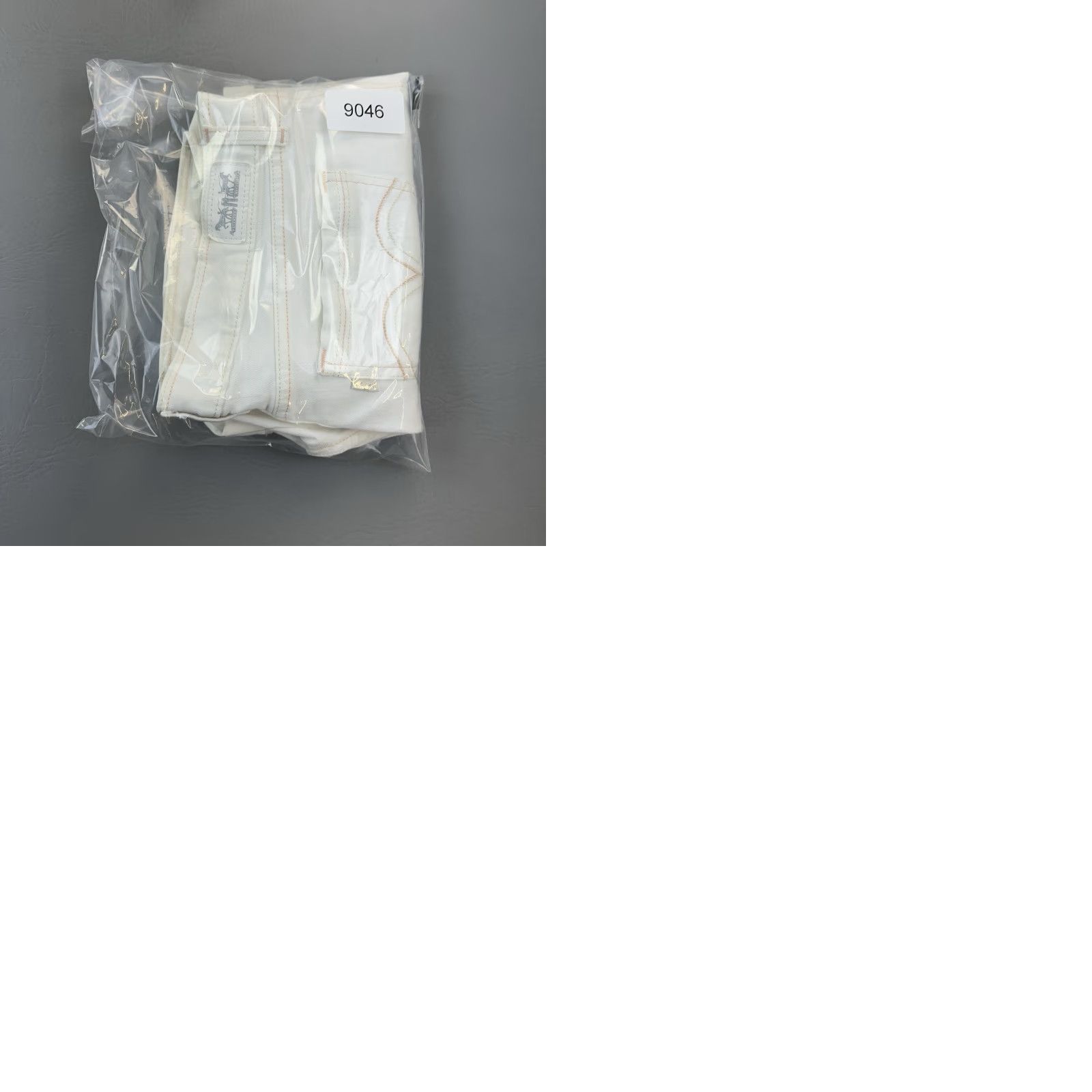 Levi's Levi’s Shorts Womens 30 White Denim 3.5" Low Rise Rolled Hem Stretch Casual, Travel Jeans, 5-Pocket, Light Wash, 30 in Waist Womens Size 30" / US 8 / IT 44 - 9 Thumbnail