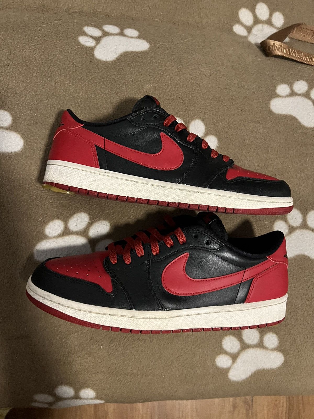 Jordan Brand Jordan 1 bred low OG 2015 Size US 10 / EU 43 - 2 Thumbnail