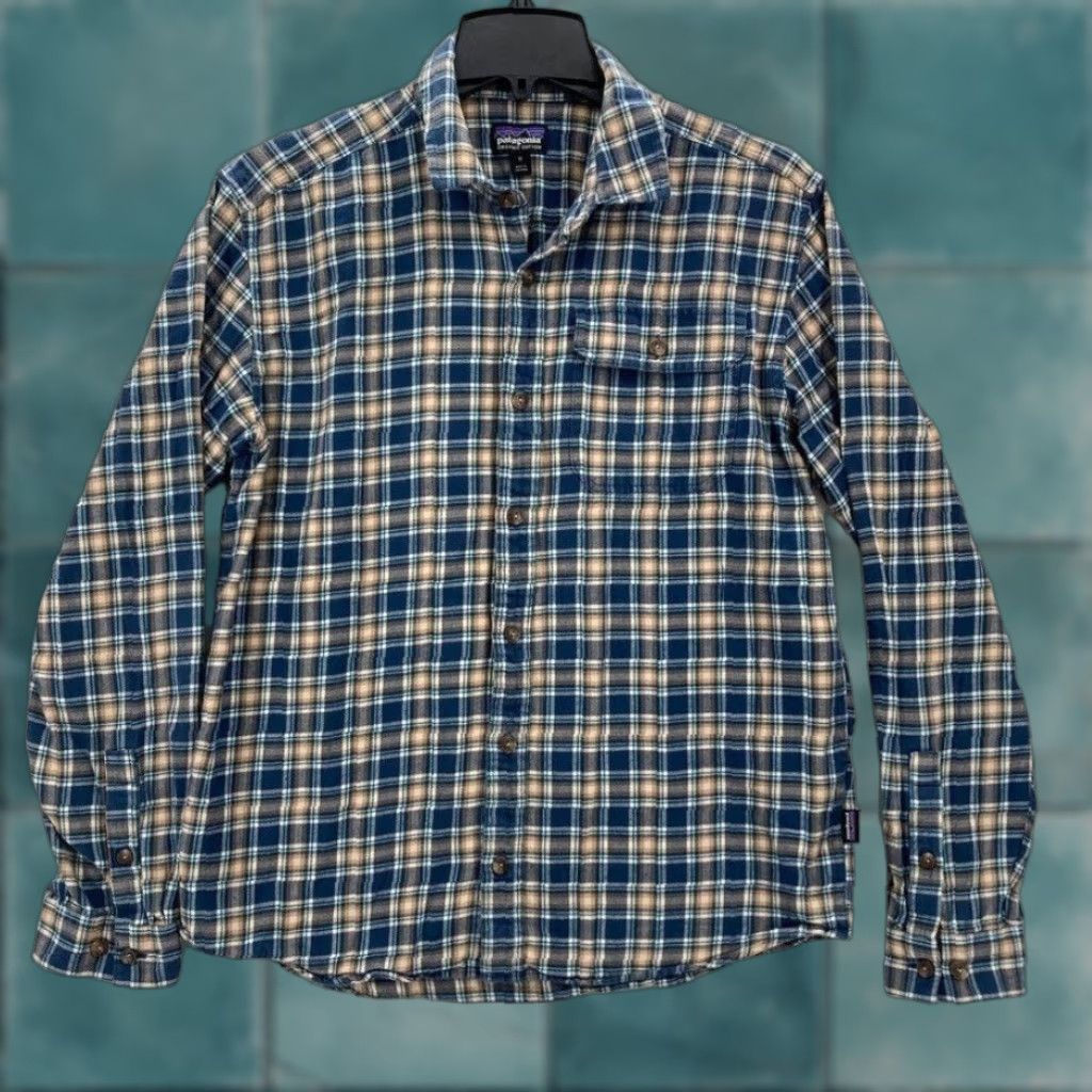 Patagonia Patagonia Shirt Patagonia Fjord Flannel Lightweight Cotton Plaid Blue Camp M L Men’s Clothing Size US L / EU 52-54 / 3 - 1 Thumbnail