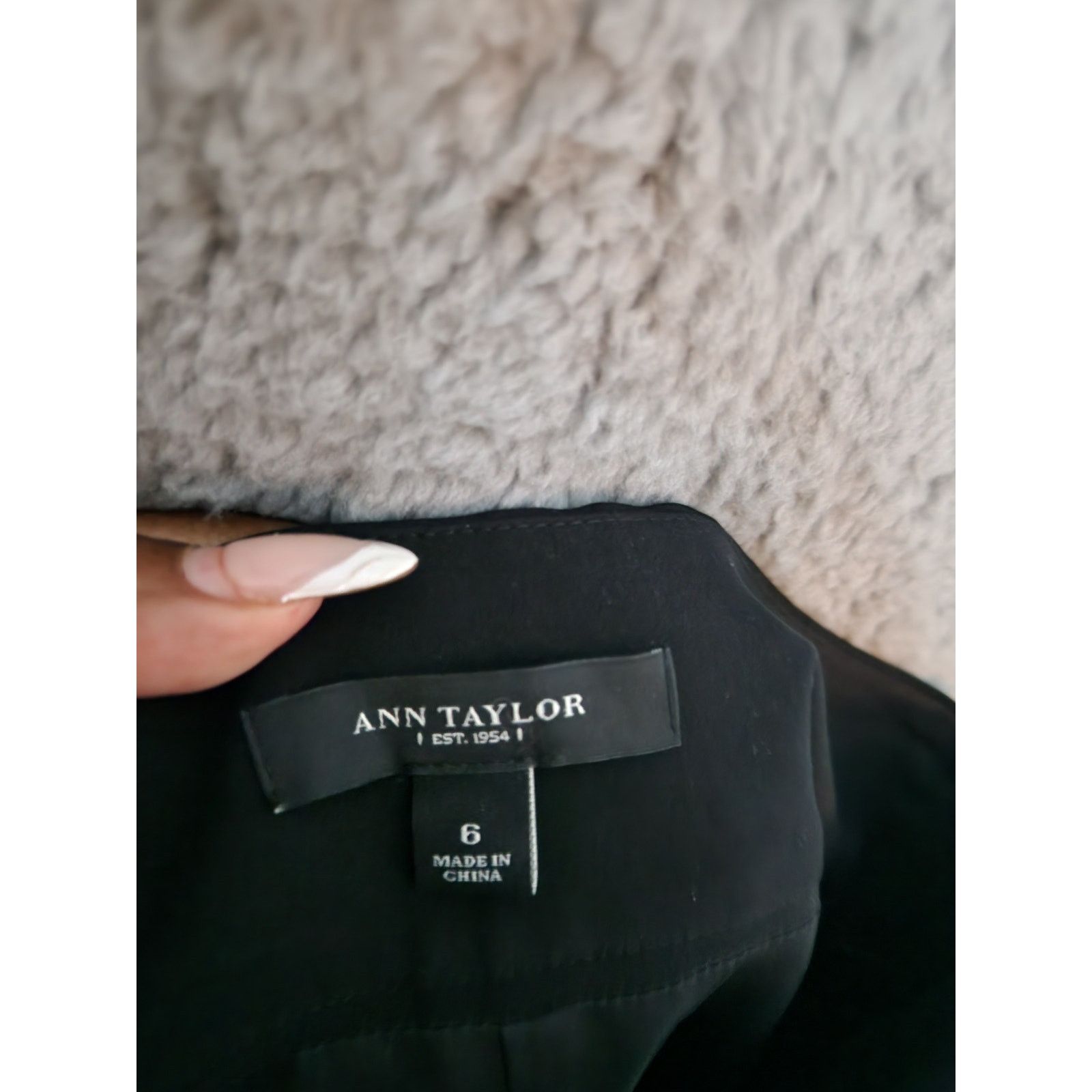 Ann Taylor Ann Taylor Black Pull On Pant 6 with side Zip No Pockets Size 28" / US 6 / IT 42 - 3 Thumbnail