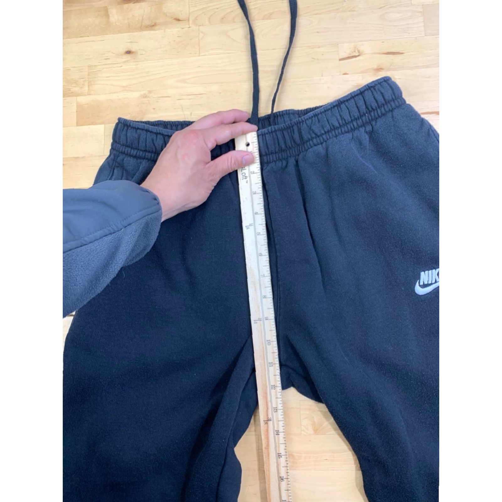 Nike Nike Sweatpants Mens M Black Casual Activewear Drawstring Pants Regular Tapered Pockets Size US 31 - 7 Thumbnail