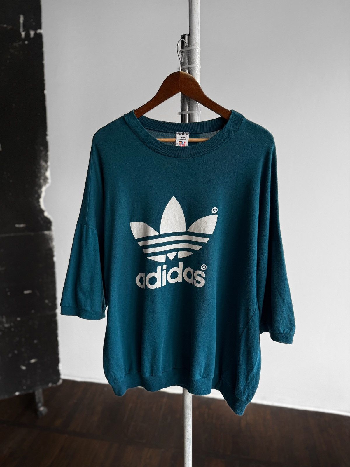 Adidas Adidas Unisex Trefoil Vintage Teal Oversized Shirt Top Size US L / EU 52-54 / 3 - 1 Thumbnail
