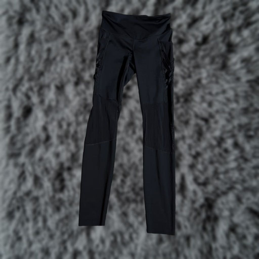 Under Armour Under Armour Leggings Womens Small Medium Black Athleisure Stretch 72% Polyester 28% Spandex Size 28" / US 6 / IT 42 - 1 Thumbnail