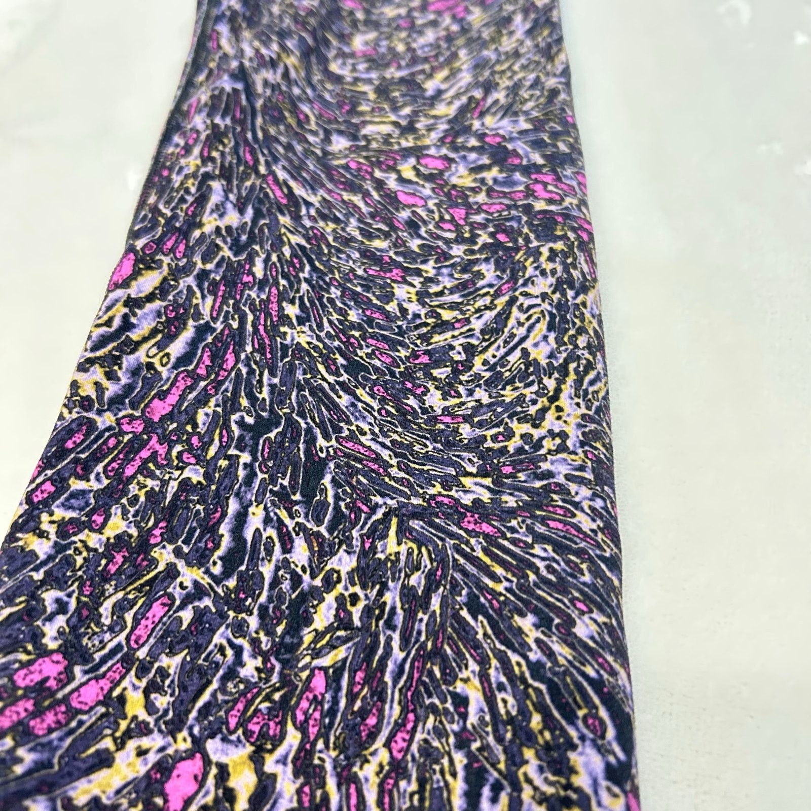 Lululemon Lululemon Topography Multi WunderTrain Hi-Rise Tight Legging Size 27" / US 4 / IT 40 - 6 Thumbnail