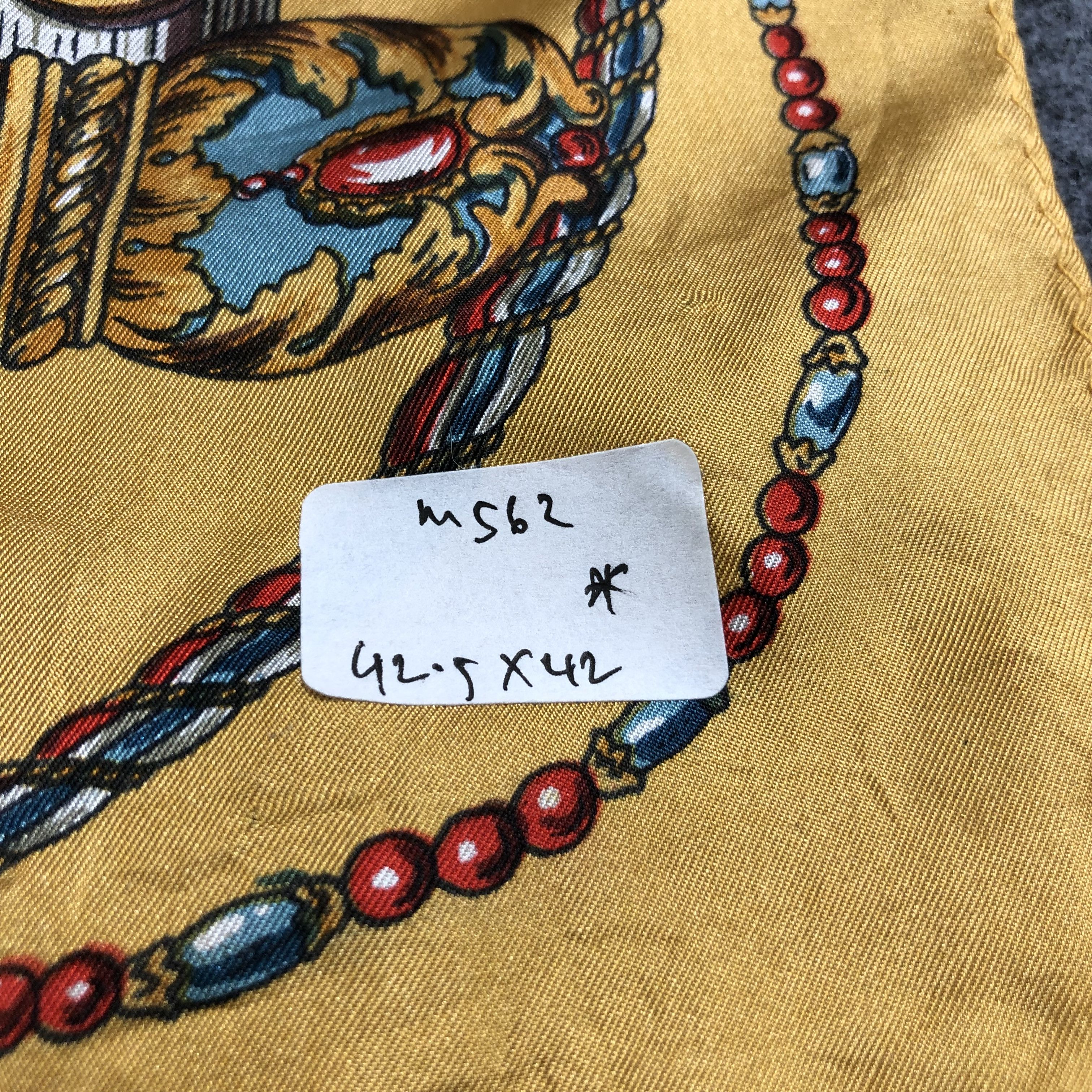 Japanese Brand Pola Luxury Design Silk Scarf M562 Size ONE SIZE - 8 Thumbnail