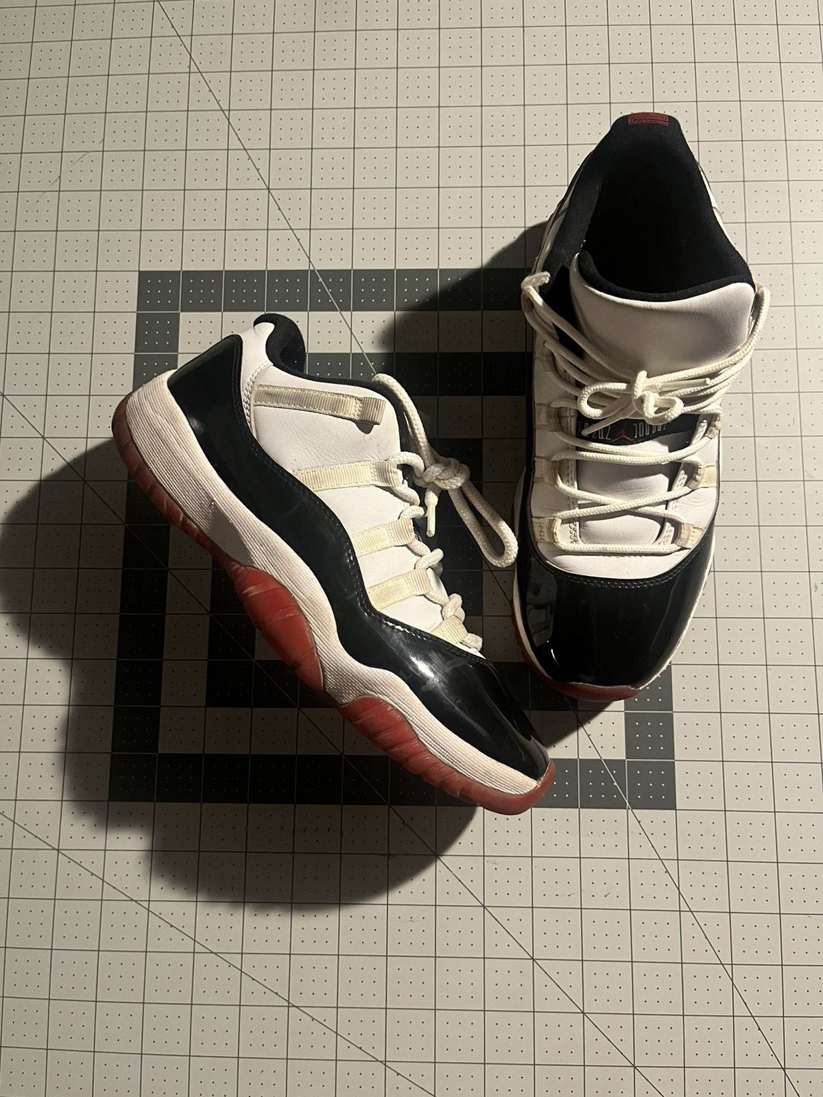 Jordan Brand jordan 11 concord bred Size US 8.5 / EU 41-42 - 1 Thumbnail