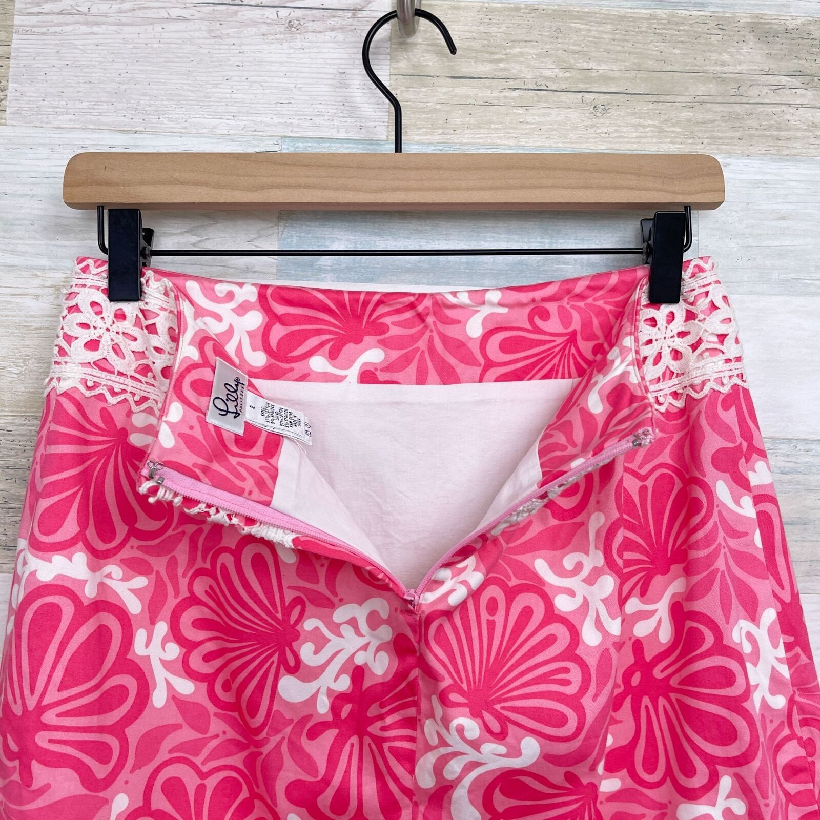 Lilly Pulitzer Lilly Pulitzer Doily Lace Pencil Skirt Pink White Floral 2 Size 26" / US 2 / IT 38 - 5 Thumbnail