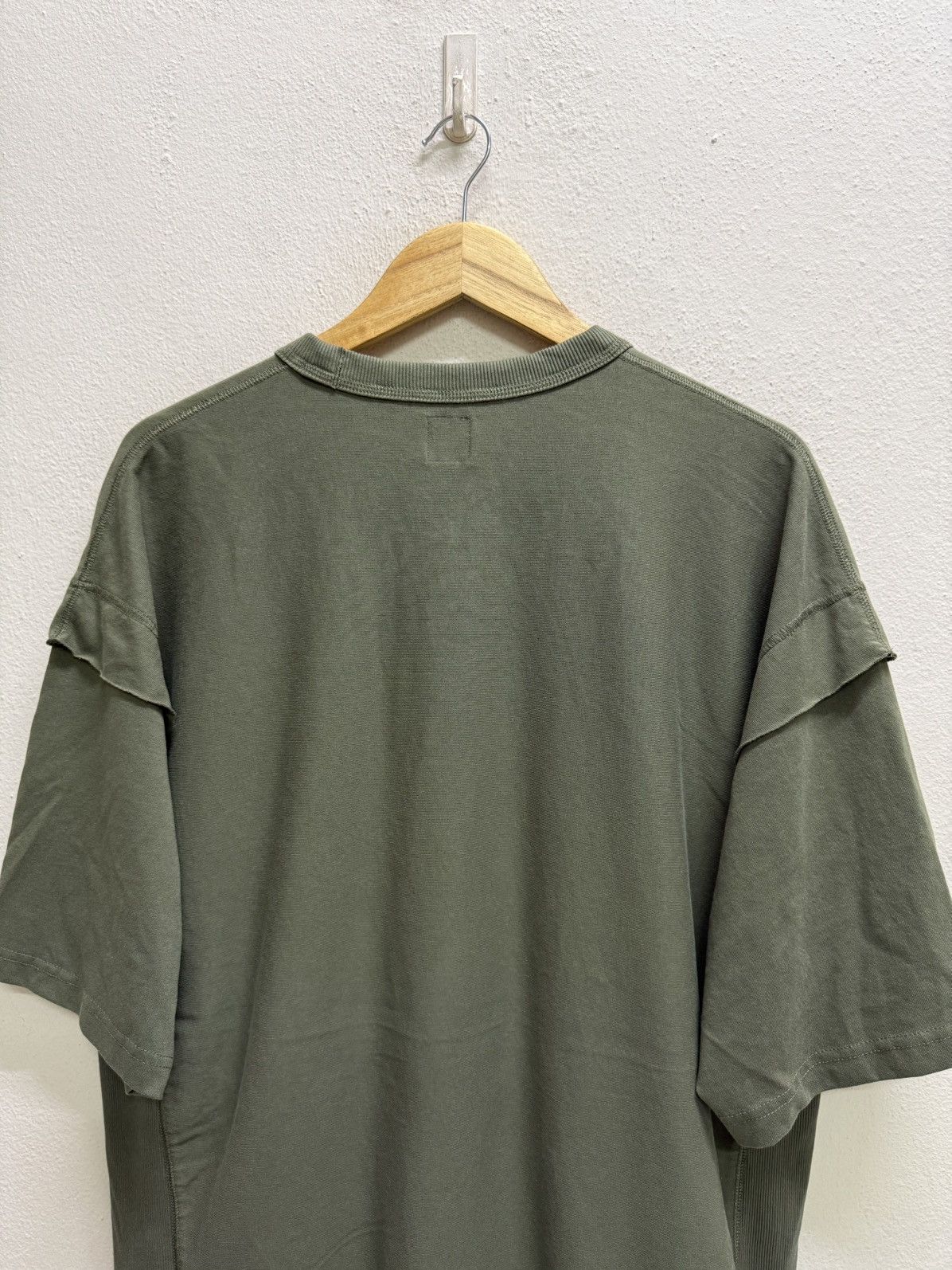 GU GU OLIVE GREEN SHORTSLEEVE SWEATSHIRT Size US XL / EU 56 / 4 - 21 Thumbnail