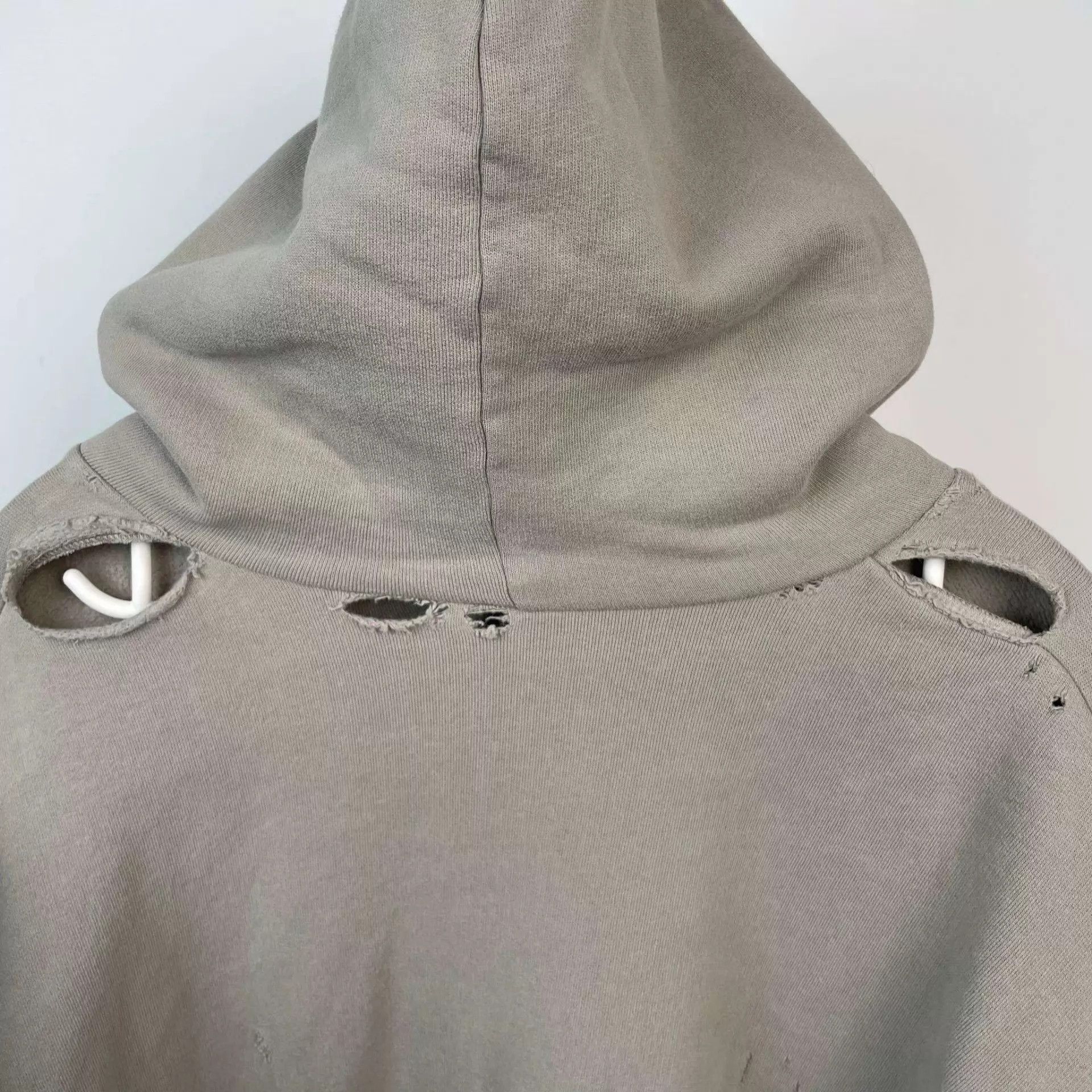 Balenciaga Balenciaga 95 New Cotton Distressed Hoodie XS Gray Size XS / US 0-2 / IT 36-38 - 9 Thumbnail