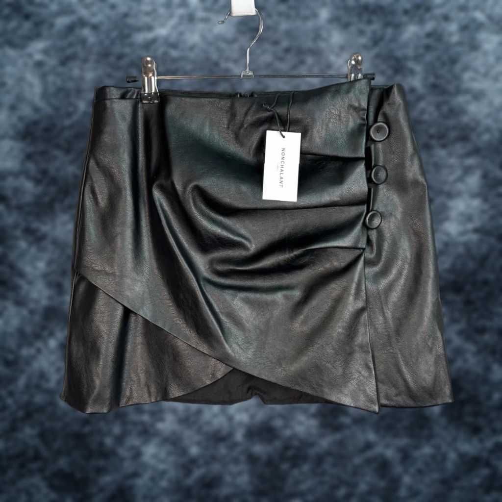 Vintage VINTAGE Nonchalant Label Womens Small Black Faux Leather Mini Skirt Button Detail Size 28" / US 6 / IT 42 - 1 Thumbnail