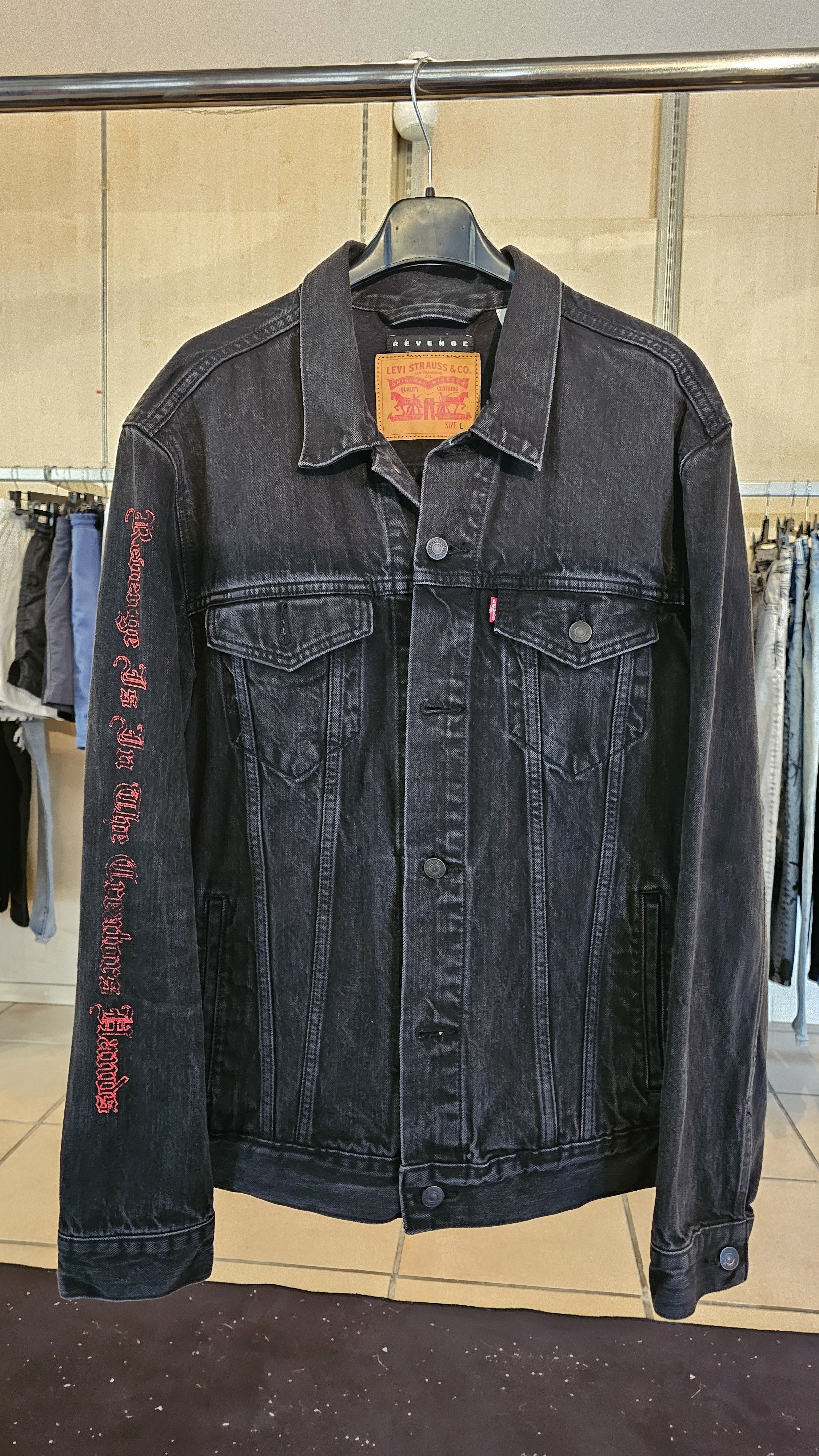 Levi's × Revenge Levi’s® x Revenge Black Denim Jacket – Size L Size US L / EU 52-54 / 3 - 1 Thumbnail