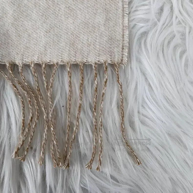 Louis Vuitton Louis Vuitton Tuddy cream-colored double-sided fringed cas Size ONE SIZE - 9 Thumbnail