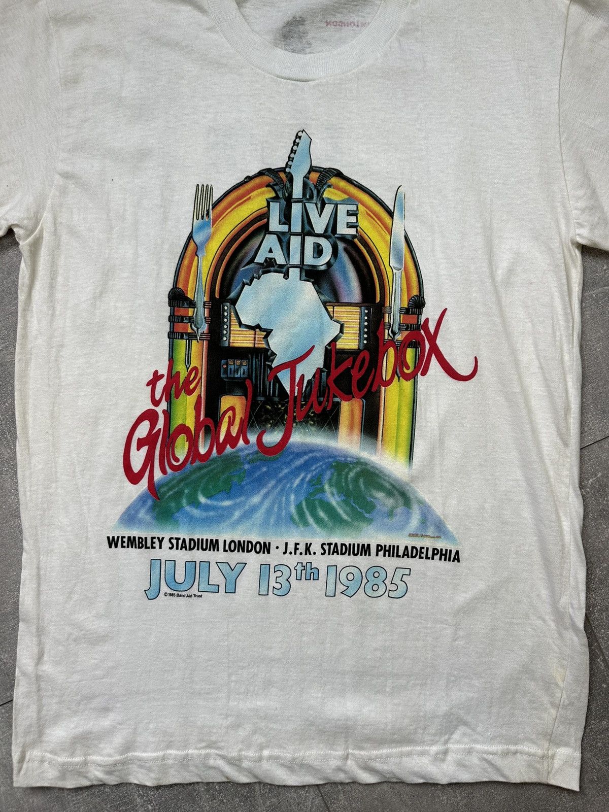 Other Live Air The Global Jukebox 1985 Vintage Rare Band Tee Size US L / EU 52-54 / 3 - 6 Thumbnail