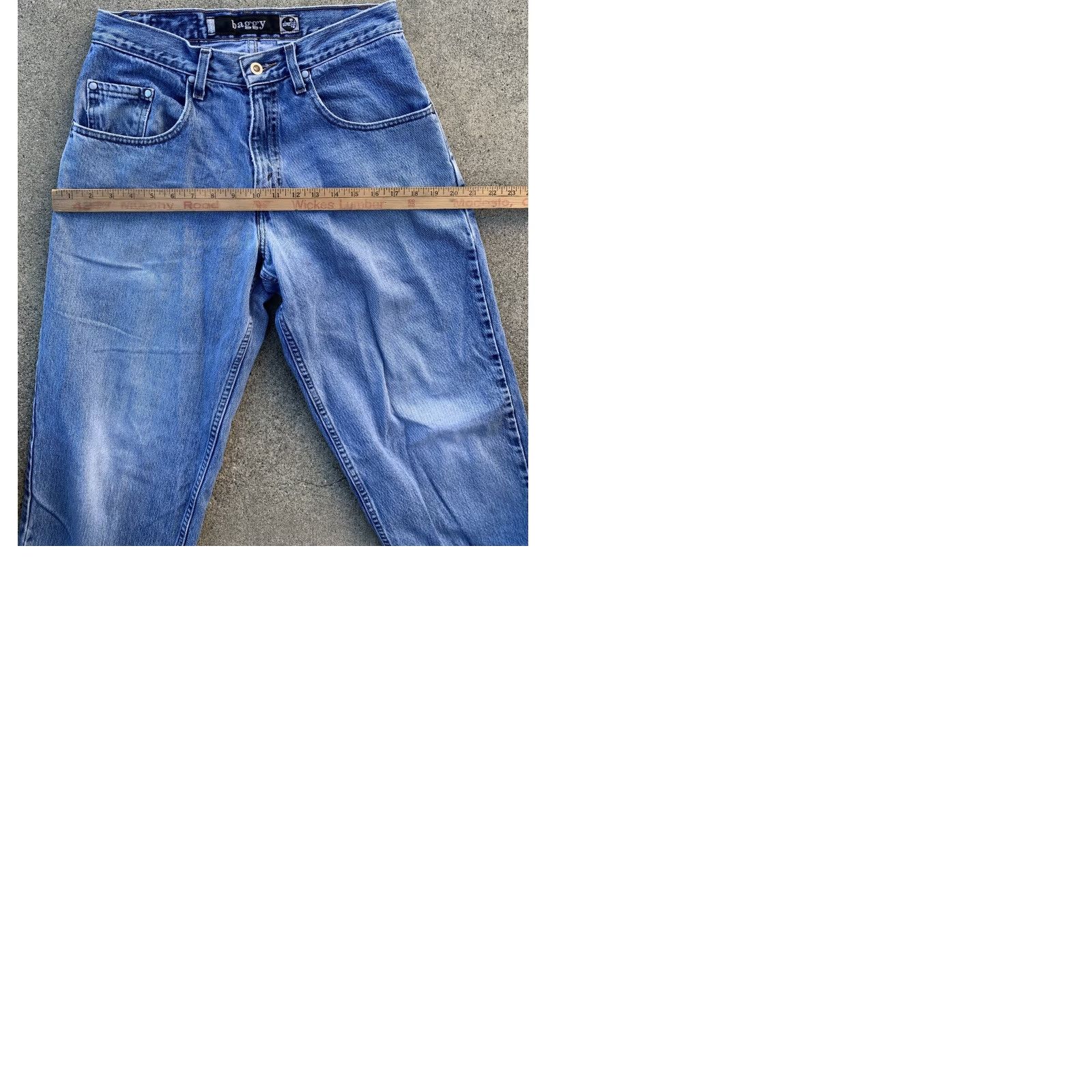 Levi's VINTAGE Levi's Silvertab Baggy Jeans 31 Inseam 30 1/4 in Waist 39 1/4 in Rise 11 1/2 in 90s Men Jeans Blue Cotton Denim Relaxed 5-Pocket Levi's Mens Size US 31 - 12 Thumbnail