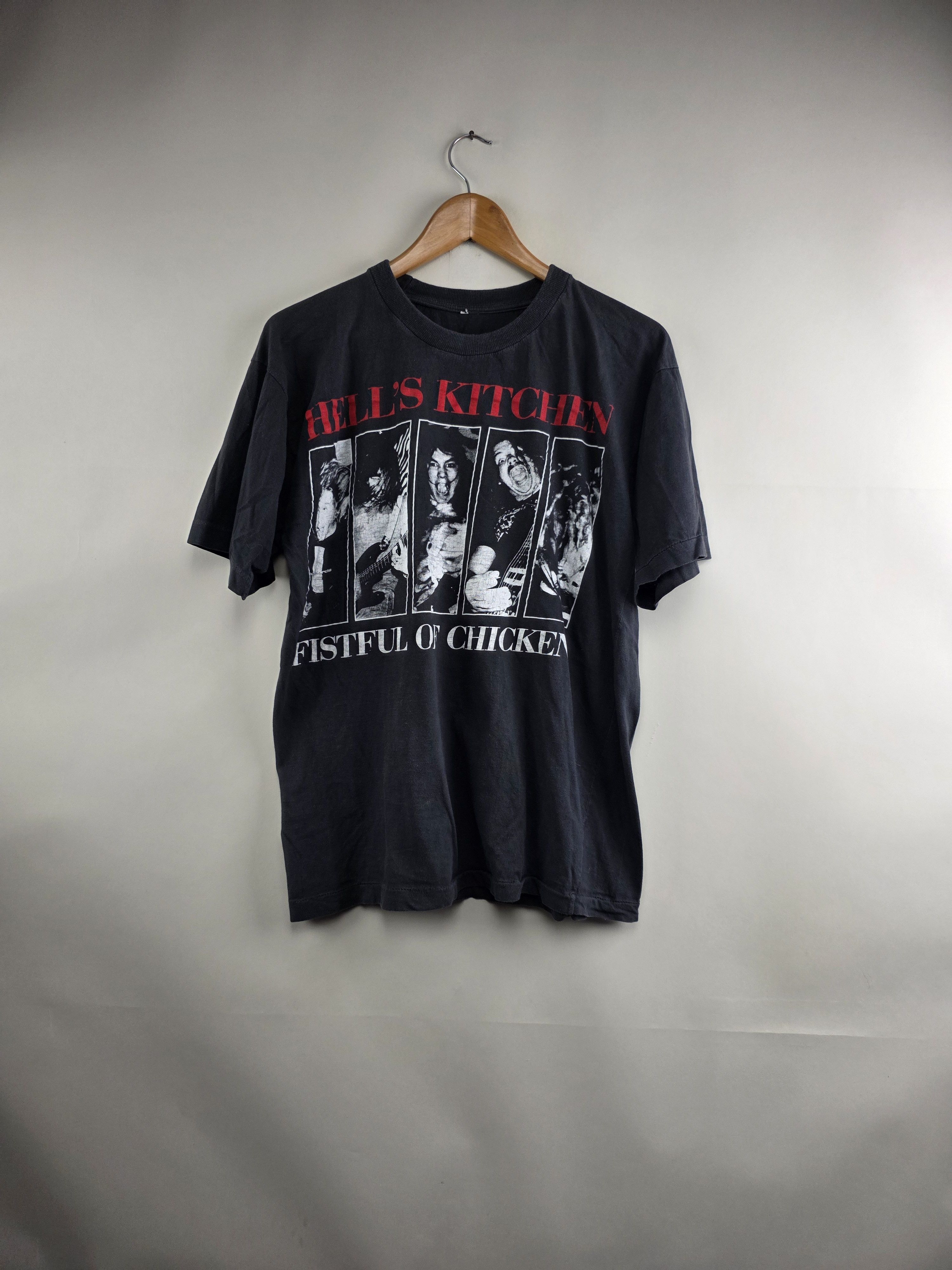 Band Tees × Vintage 90s Hell's Kitchen Fistful of chicken L 21" 26.5" Size US L / EU 52-54 / 3 - 7 Thumbnail