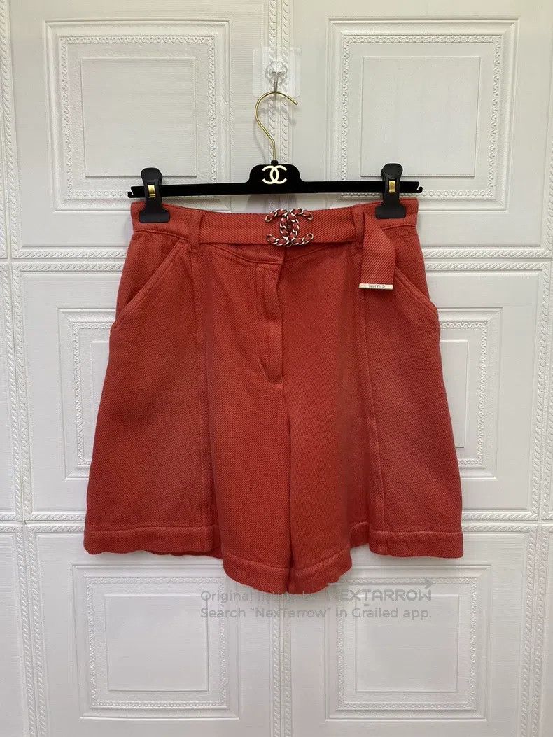 Chanel Chanel Red old denim shorts Size 42" / US 20 - 1 Thumbnail