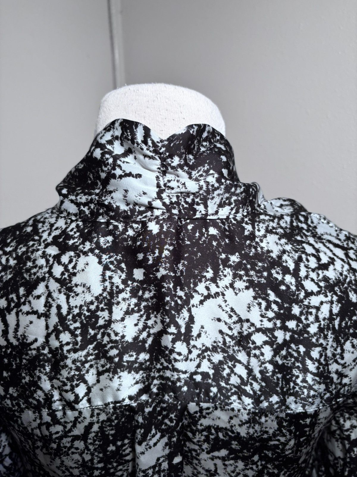 Other Kensie Black& White Bow Front Blouse Size S / US 4 / IT 40 - 6 Thumbnail