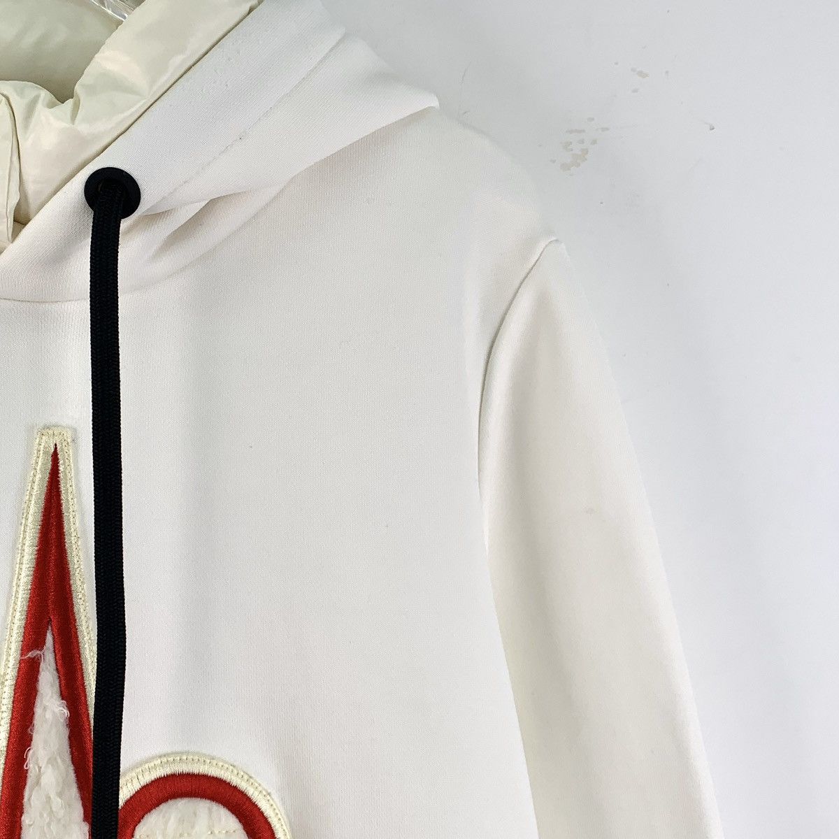 Moncler Moncler Logo Flocked Hooded Drawstring Sweatshirt K26WX Size US M / EU 48-50 / 2 - 4 Thumbnail