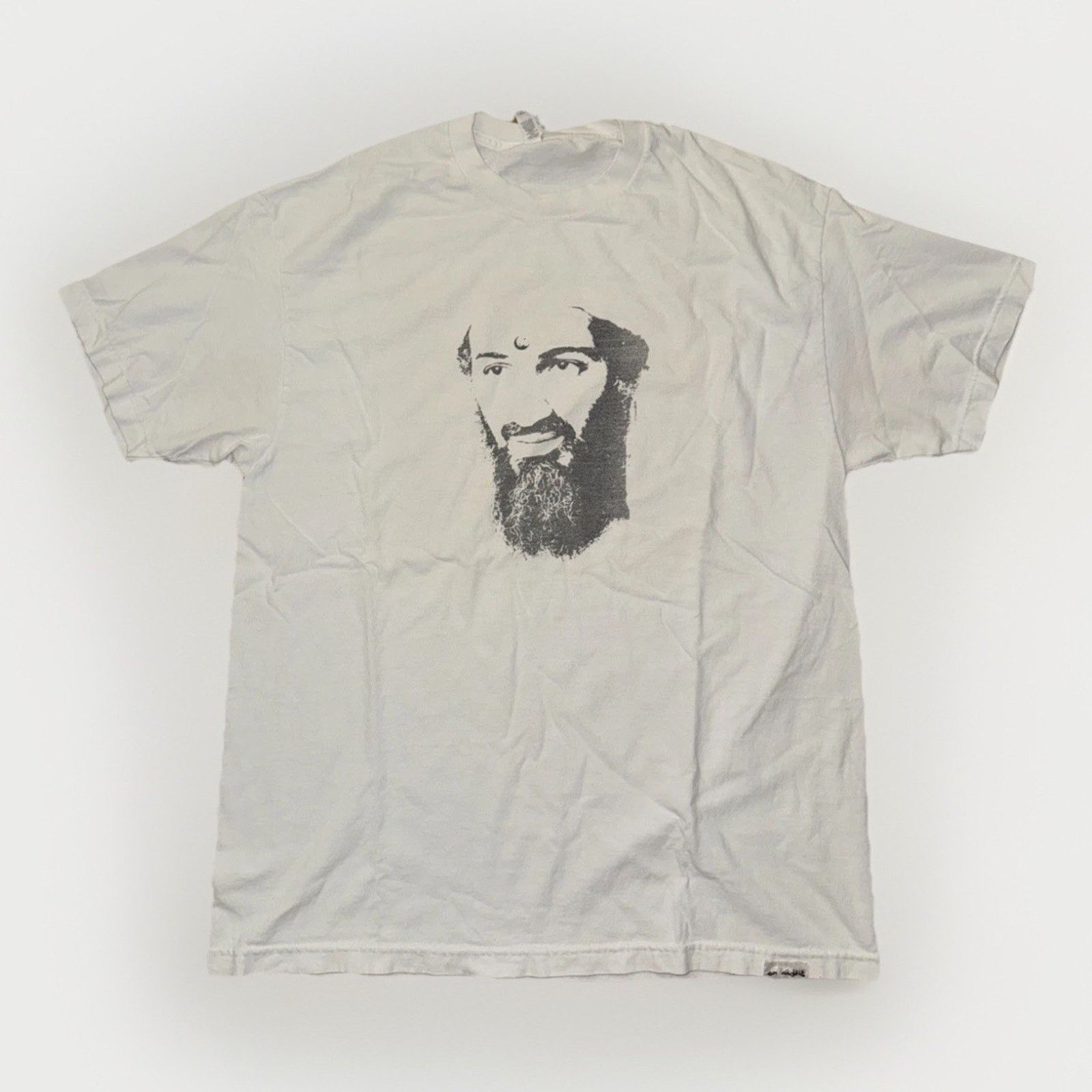 Band Tees × Vintage Vintage Osama Bin Laden Face T-Shirt White XL 22x29 Size US XL / EU 56 / 4 - 1 Thumbnail