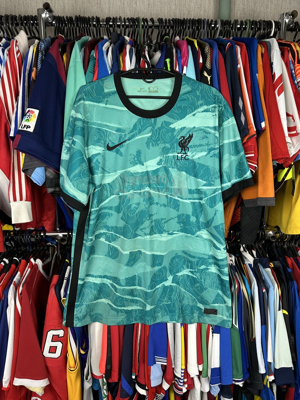 Nike LIVERPOOL 2020-21 AWAY FOOTBALL SHIRT SOCCER JERSEY NIKE XL Size US XL / EU 56 / 4 - 1 Thumbnail