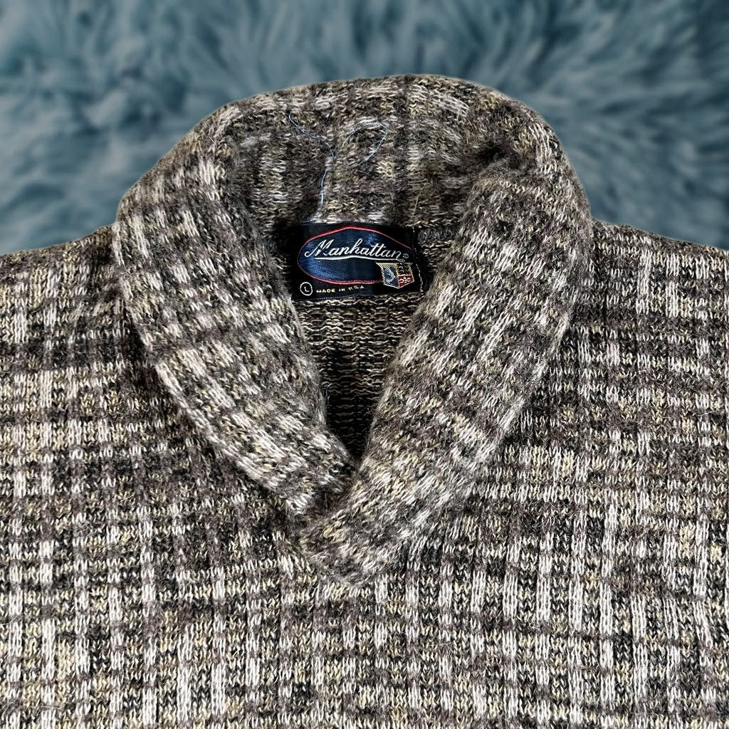 Vintage VINTAGE Manhattan Sweater Shirt Mens L Beige USA Collared Pullover Shawl Collar Patterned Grandpa Size L Size US L / EU 52-54 / 3 - 1 Thumbnail