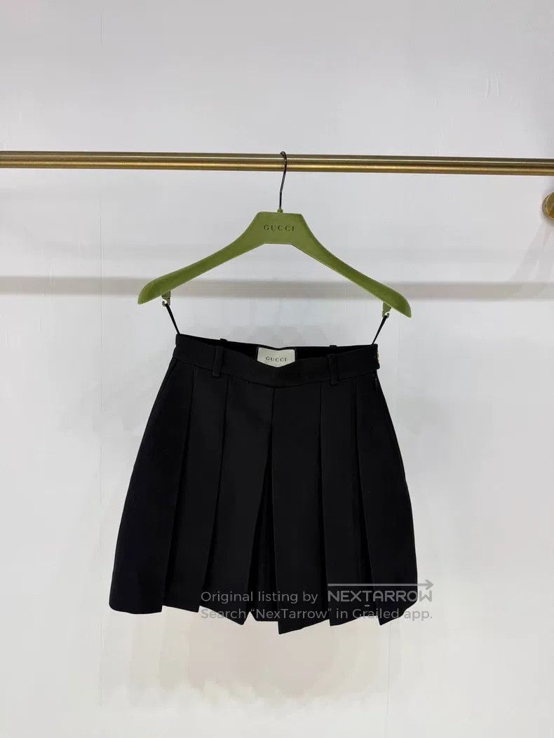 Gucci Gucci Pleated logo buckle skirt Size 25" / US 0 / IT 36 - 1 Thumbnail