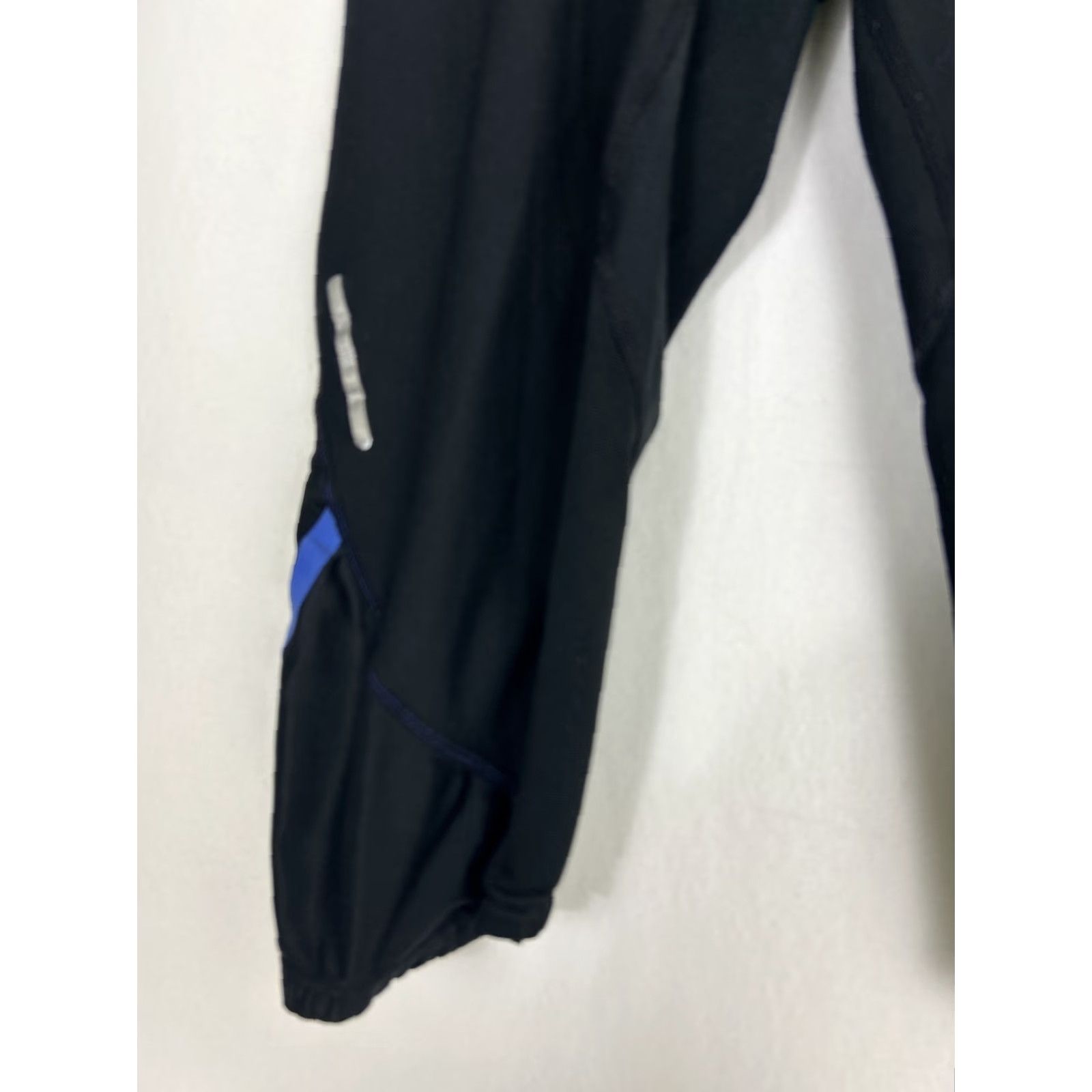 Nike Nike Dri-Fit Women's Small Black Capris Leggings Compression Activewear Hosiery Size 28" / US 6 / IT 42 - 2 Thumbnail